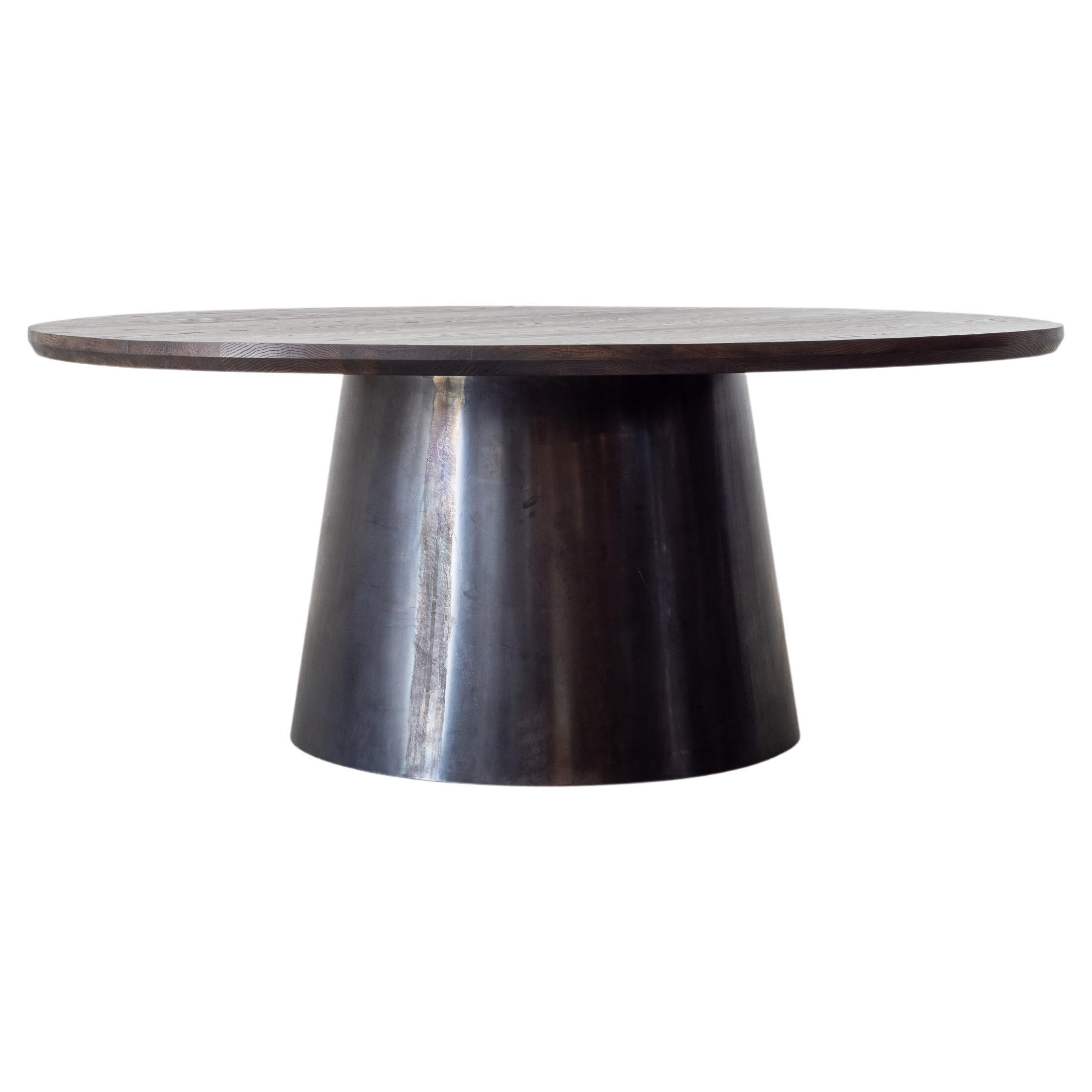 Alexandra, runder Esstisch aus Massivholz und Stahl von Autonomous Furniture