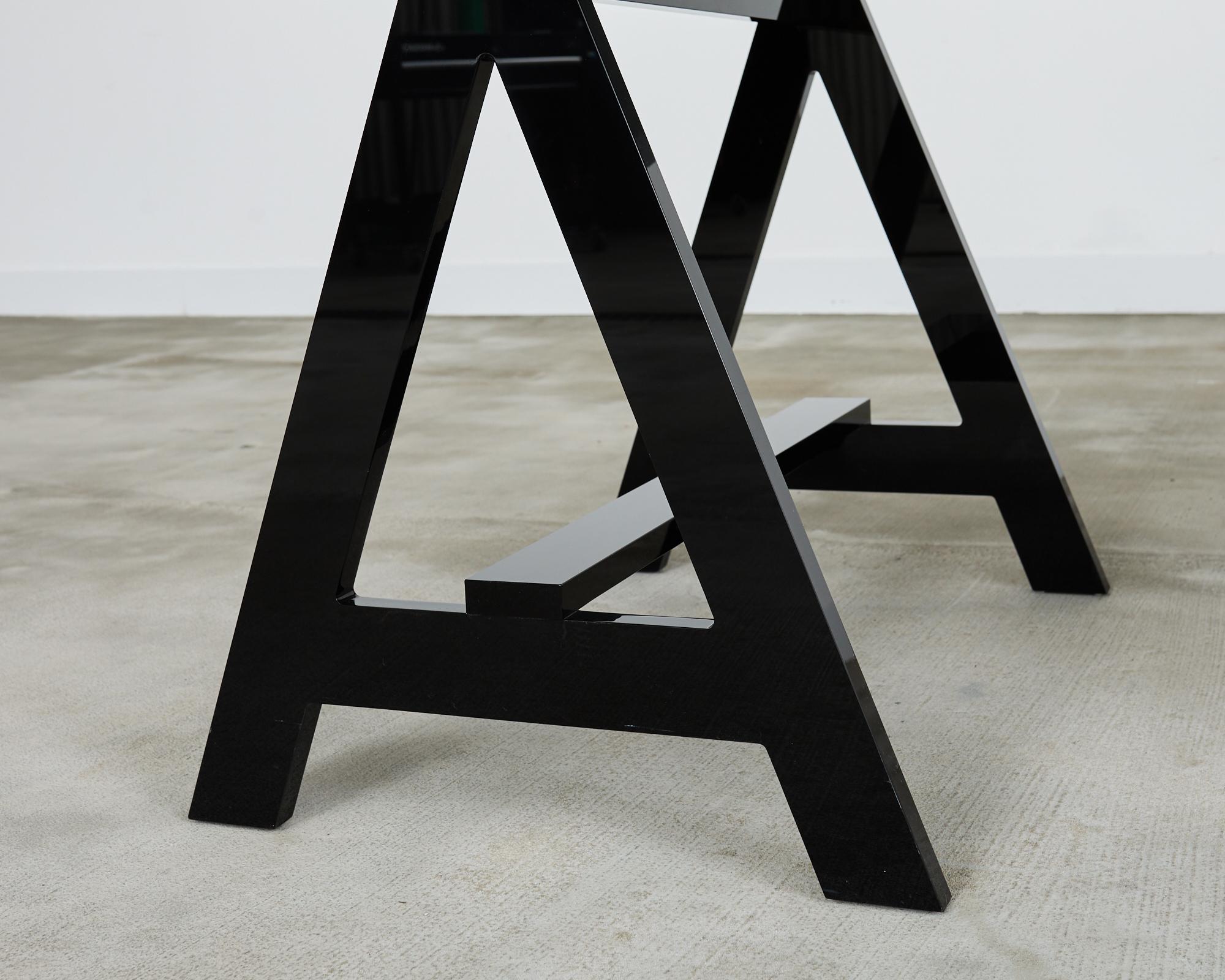 Alexandra Von Furstenberg Blacksmith Table de bureau en acrylique en vente 3