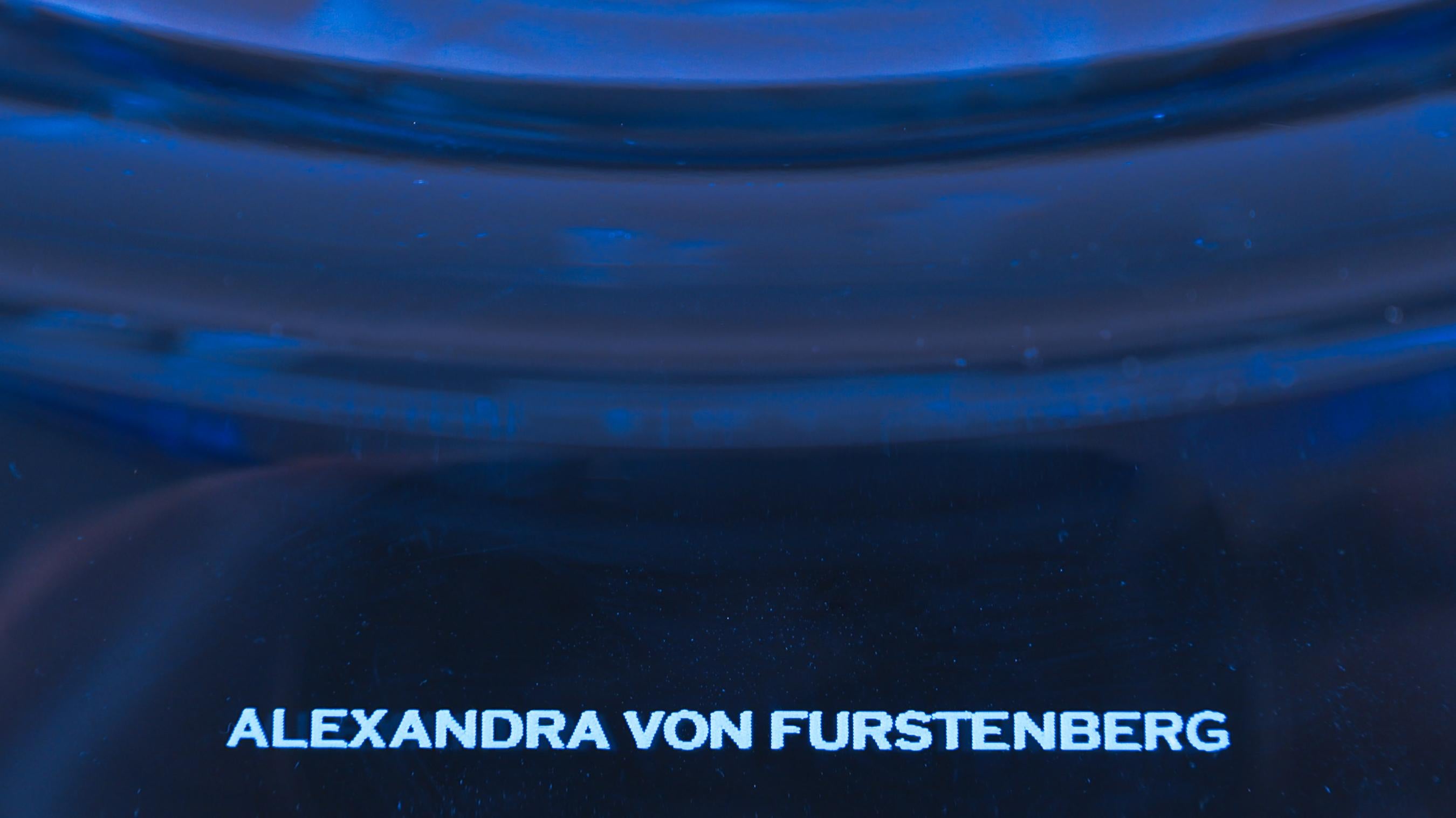 XXI secolo e contemporaneo Alexandra Von Furstenberg Ciotola in acrilico Lagoon Nut N Extra Large in vendita