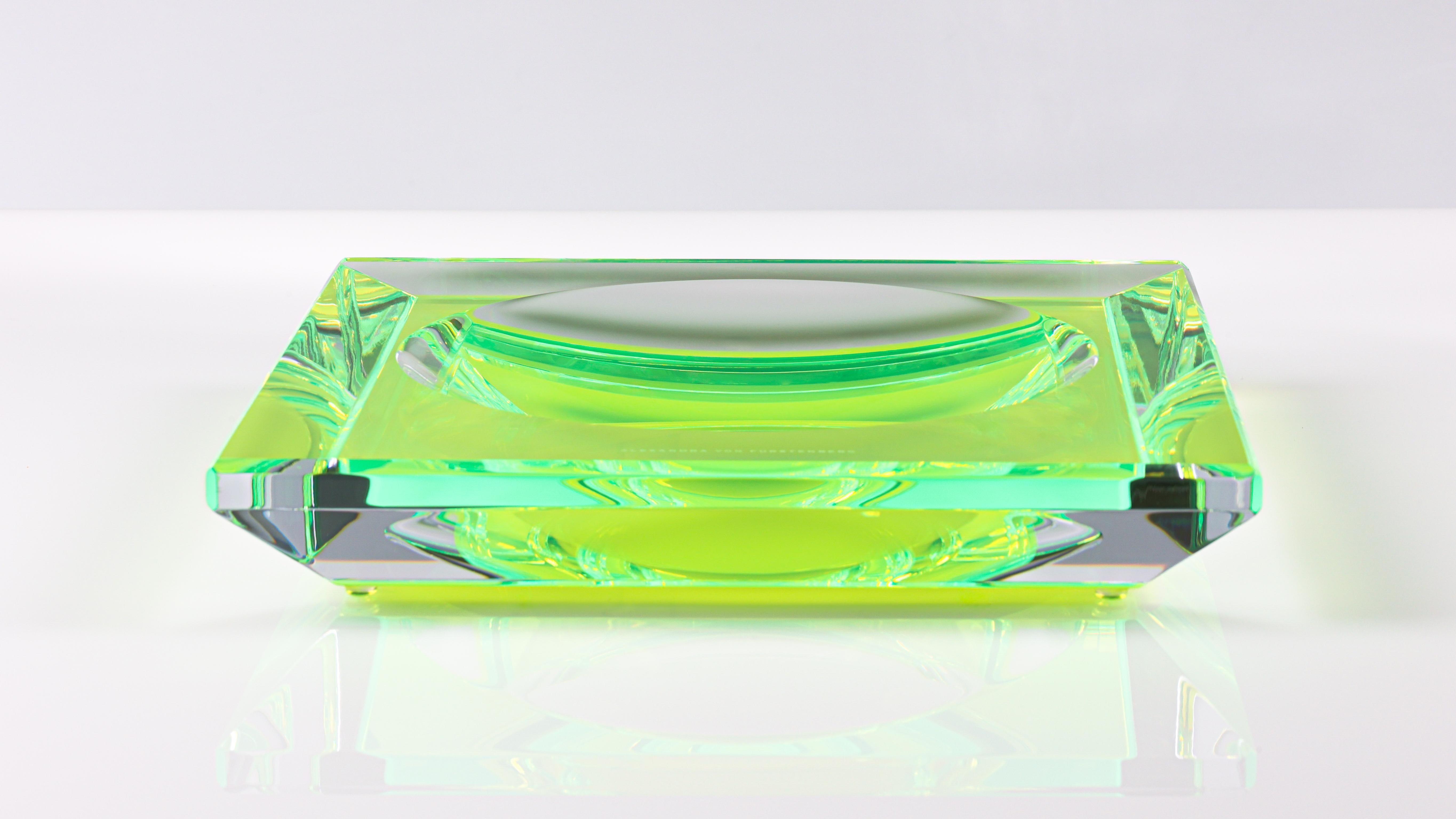 Lucidato Alexandra Von Furstenberg Ciotola Lux in acrilico in verde in vendita