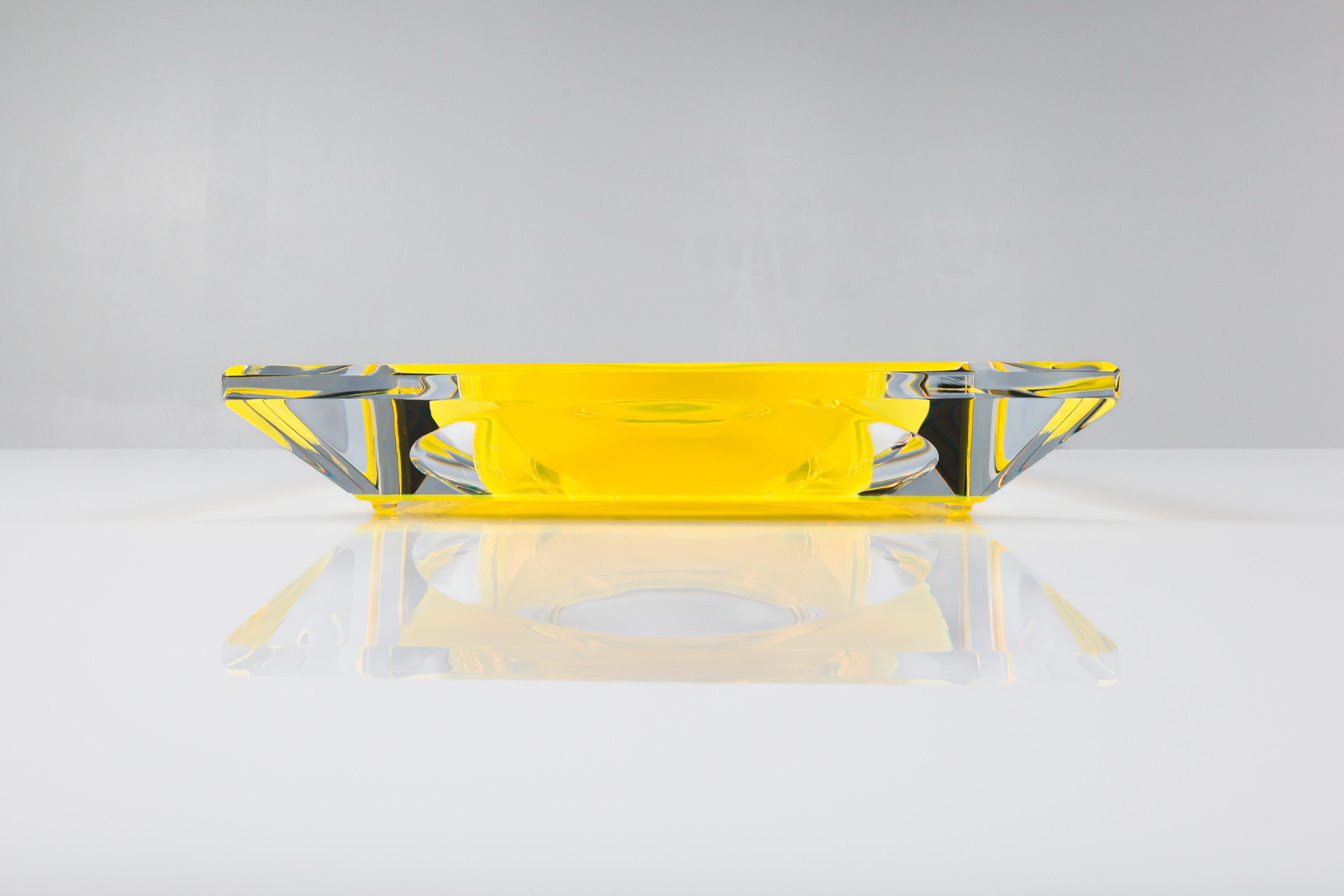 Americano Alexandra Von Furstenberg Ciotola Lux in acrilico giallo in vendita