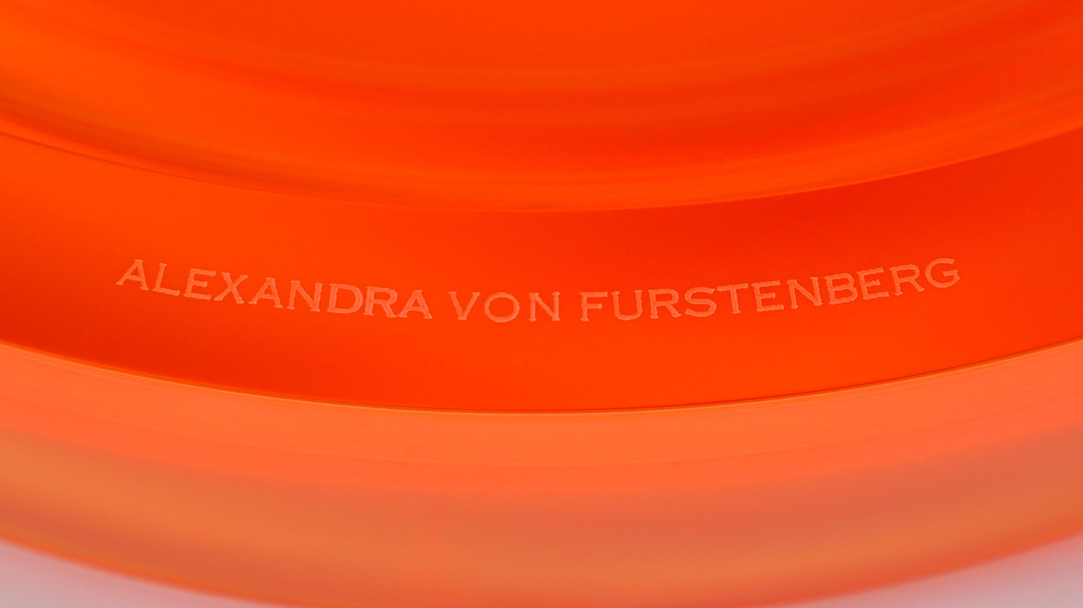 Americano Alexandra Von Furstenberg Ciotola rotonda Infinity in acrilico arancione Extra Large in vendita
