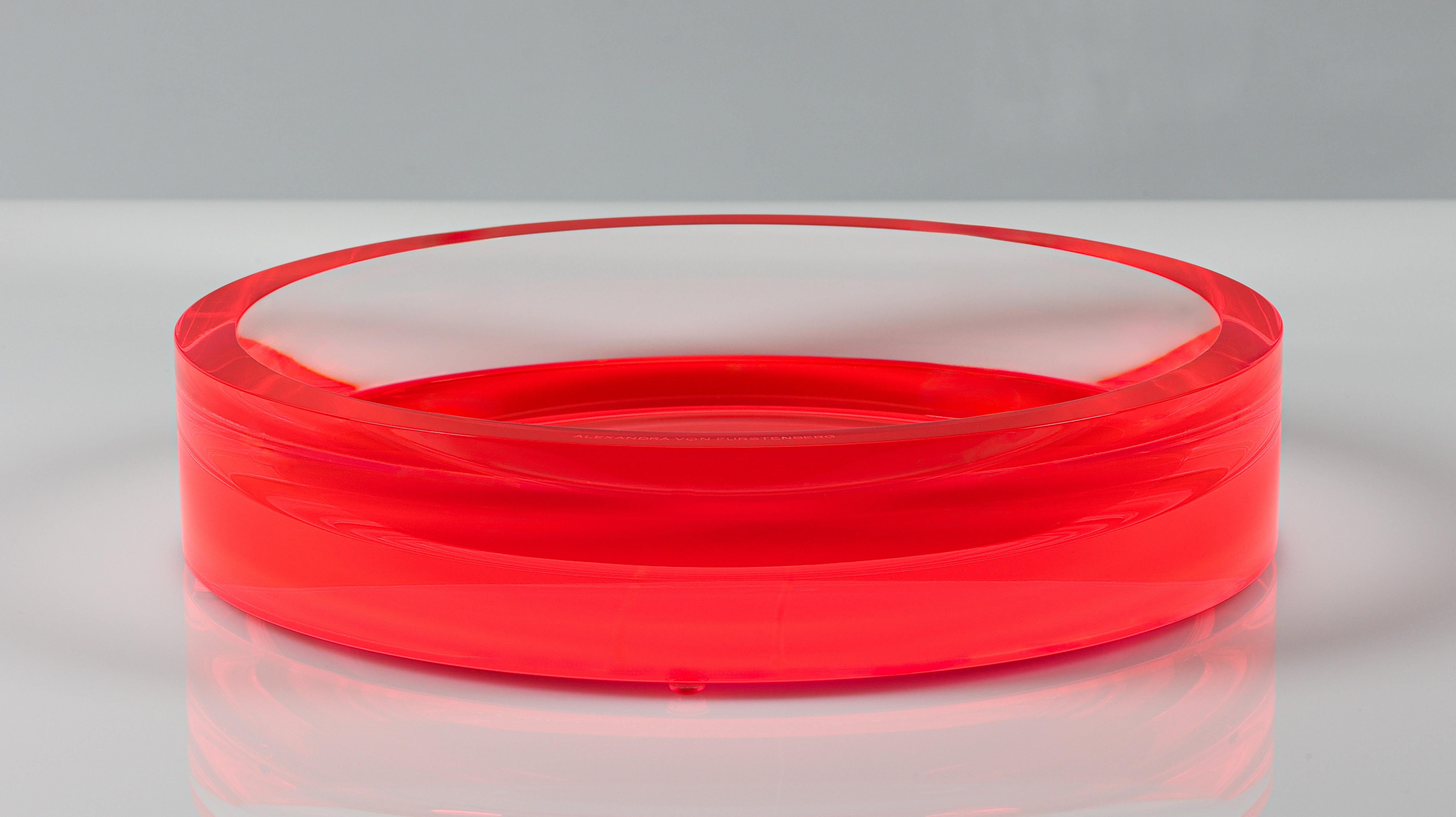 Alexandra Von Furstenberg Acrylic Round Infinity Bowl in Red Extra Large In New Condition For Sale In Los Angeles, CA