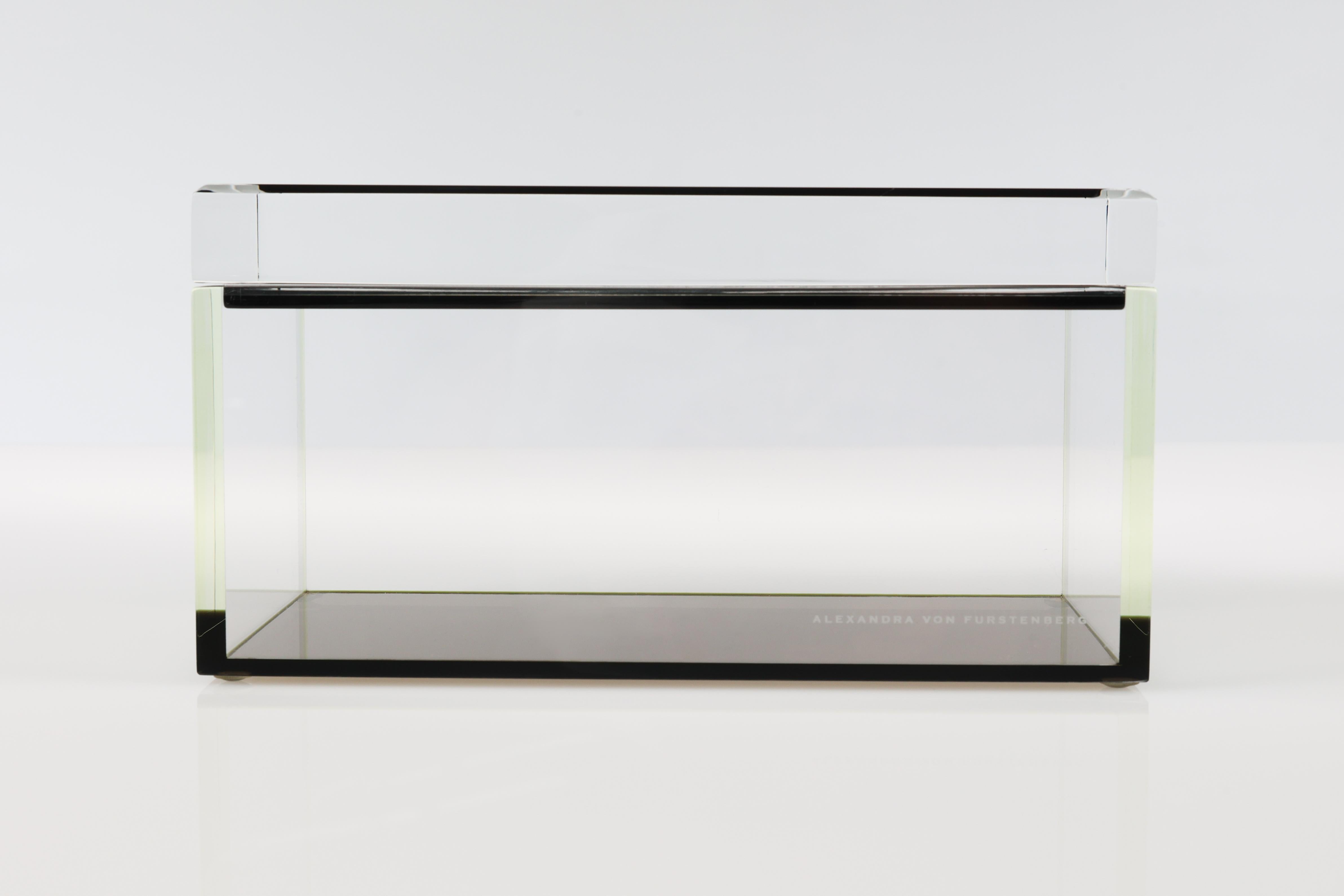 Alexandra Von Furstenberg Caja acrílica del tesoro en bronce - Caja de almacenaje mediana Biselado en venta