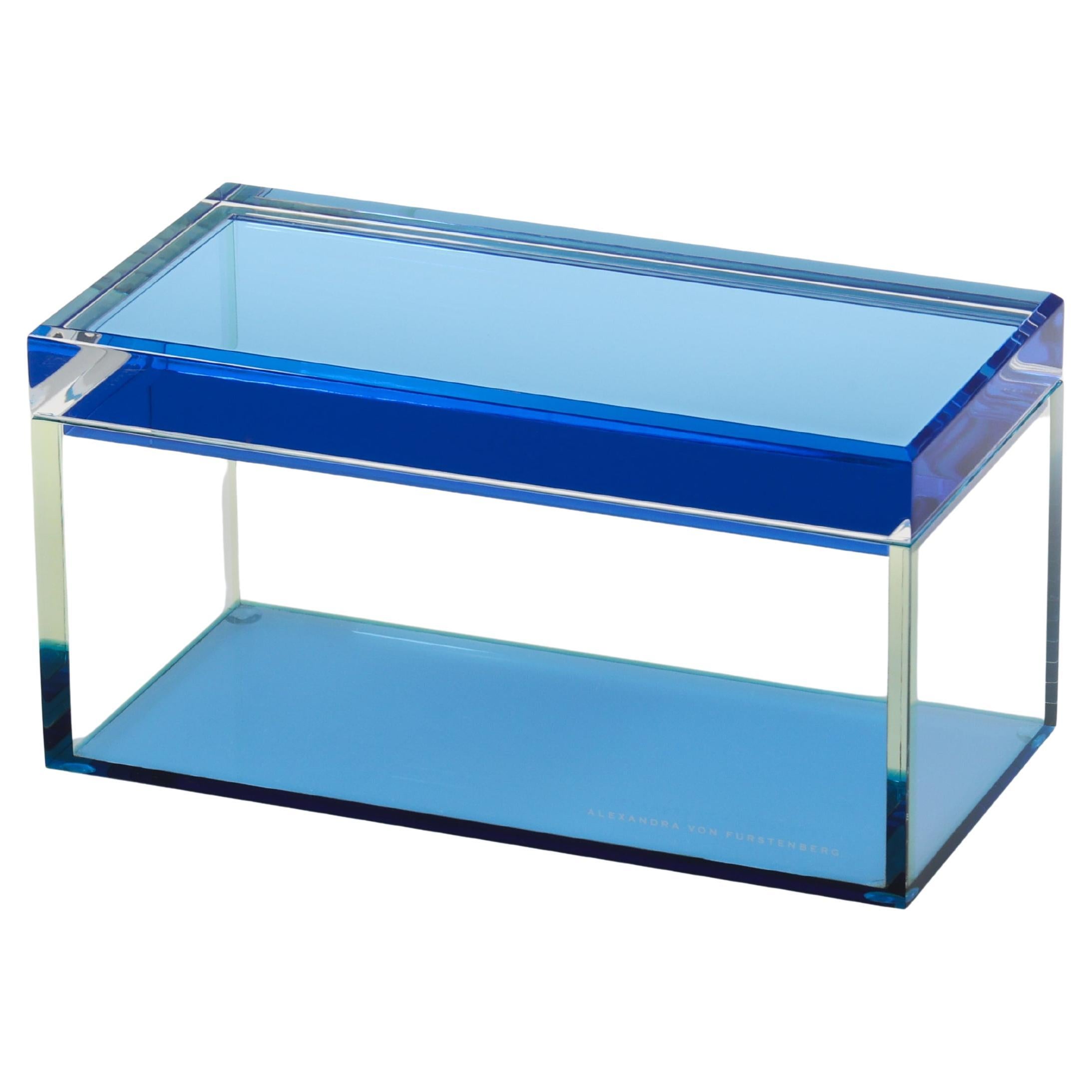 Alexandra Von Furstenberg Caja acrílica del tesoro en color laguna - Caja de almacenaje mediana