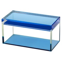 Alexandra Von Furstenberg Caja acrílica del tesoro en color laguna - Caja de almacenaje mediana