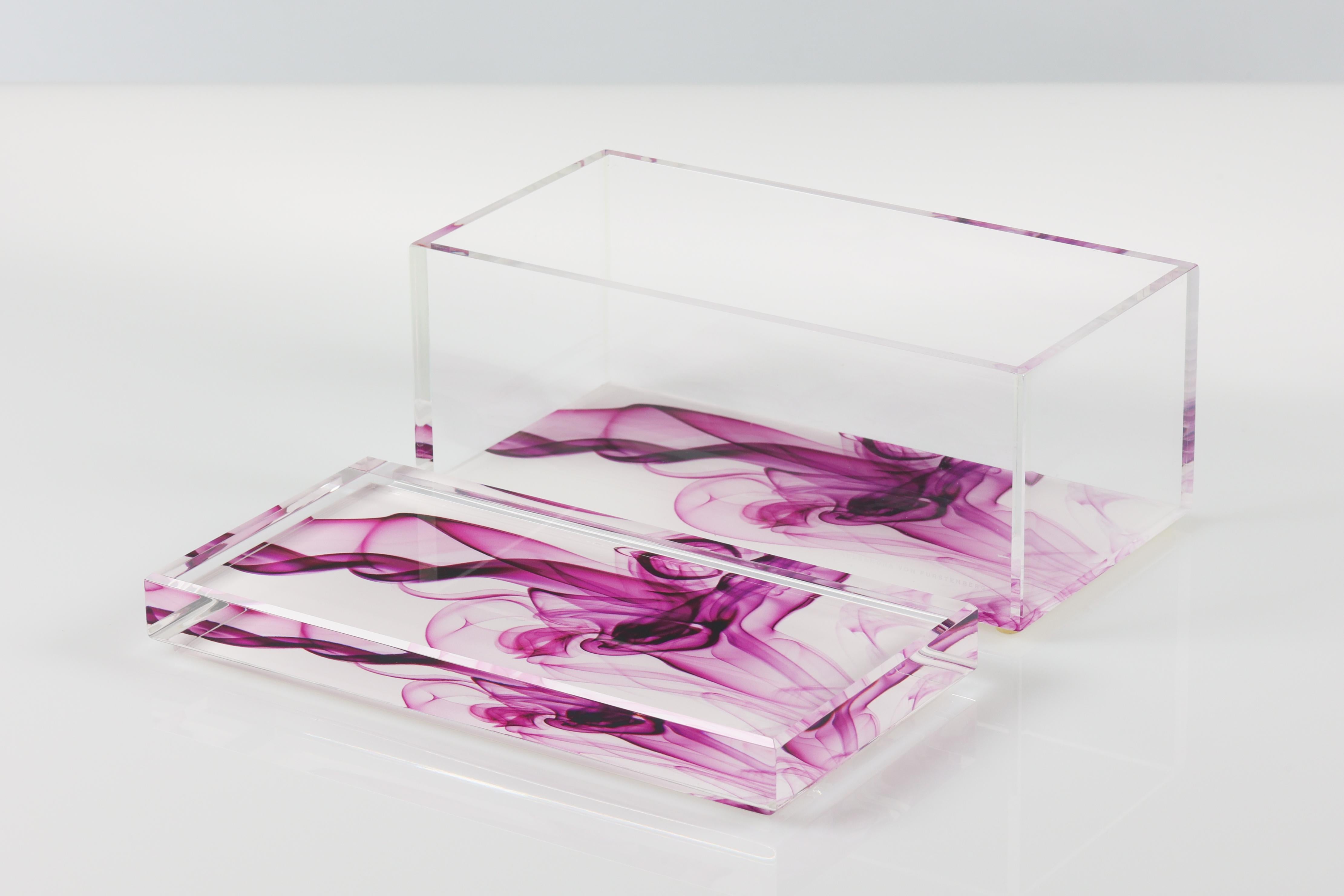 Caja acrílica del tesoro Alexandra Von Furstenberg en magenta ahumado - Caja grande Moderno en venta