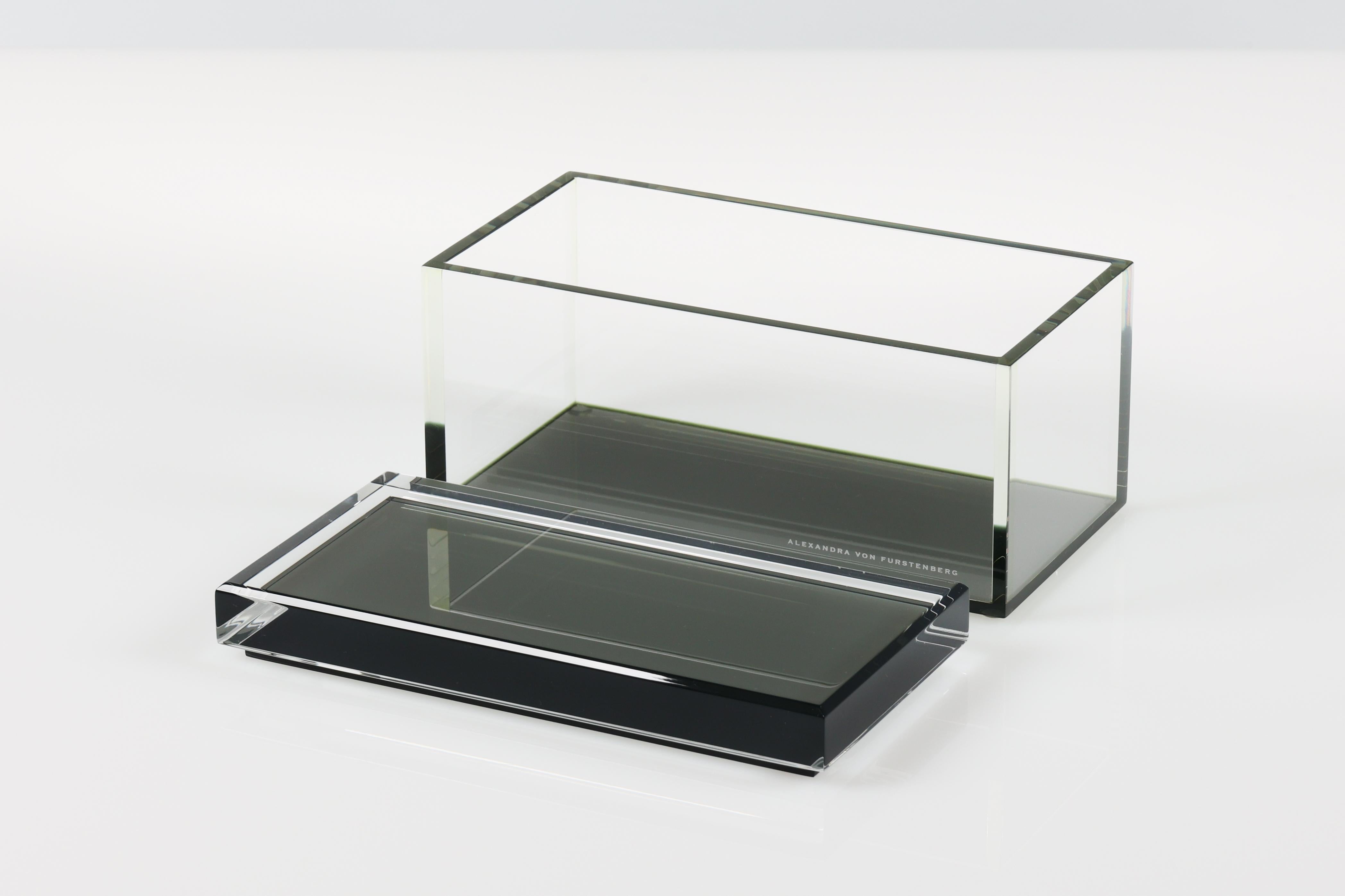 Caja acrílica del tesoro Alexandra Von Furstenberg en gris pizarra Caja de almacenaje mediana Moderno en venta