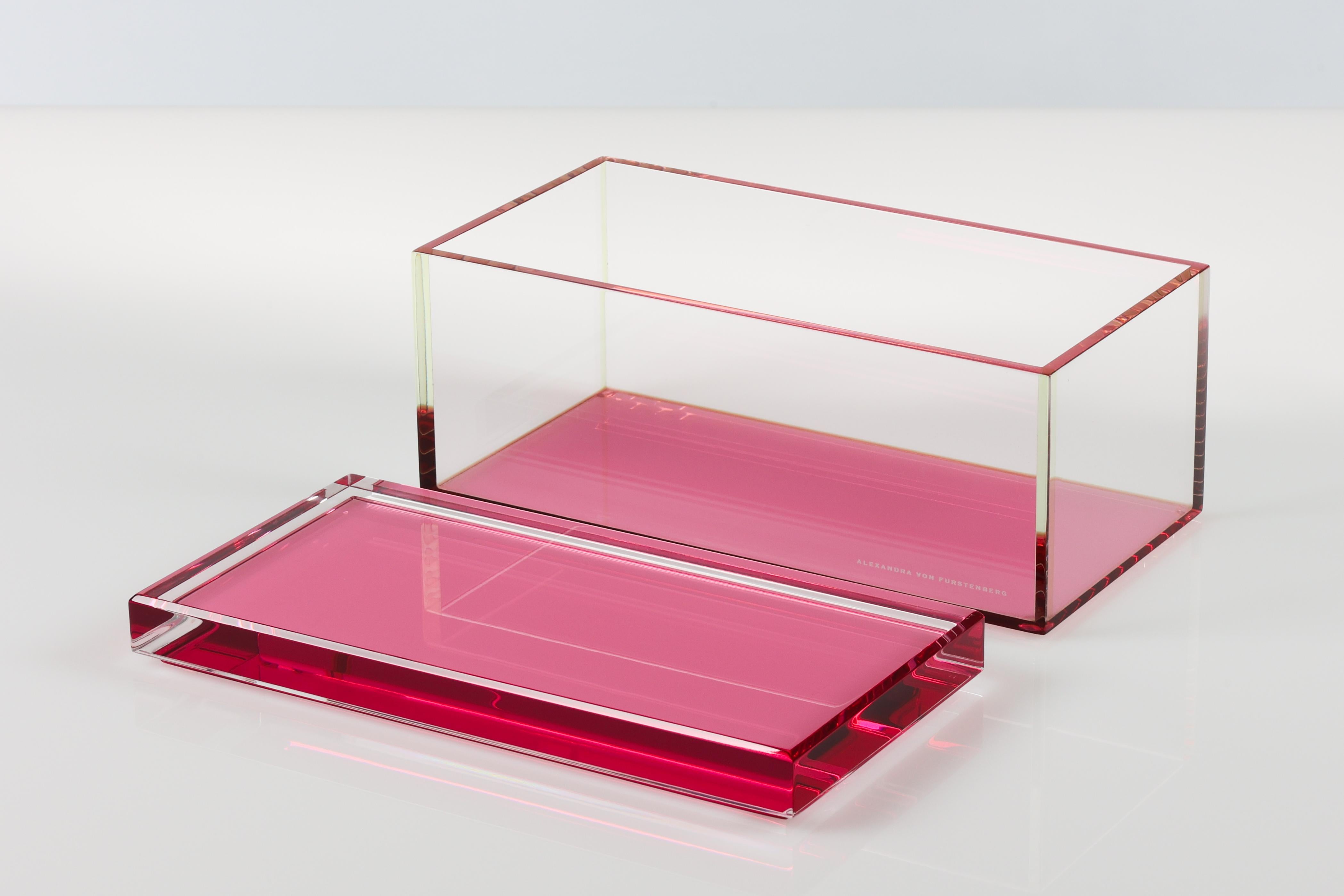 Alexandra Von Furstenberg Caja acrílica del tesoro en tulipán - Caja de almacenaje grande Moderno en venta