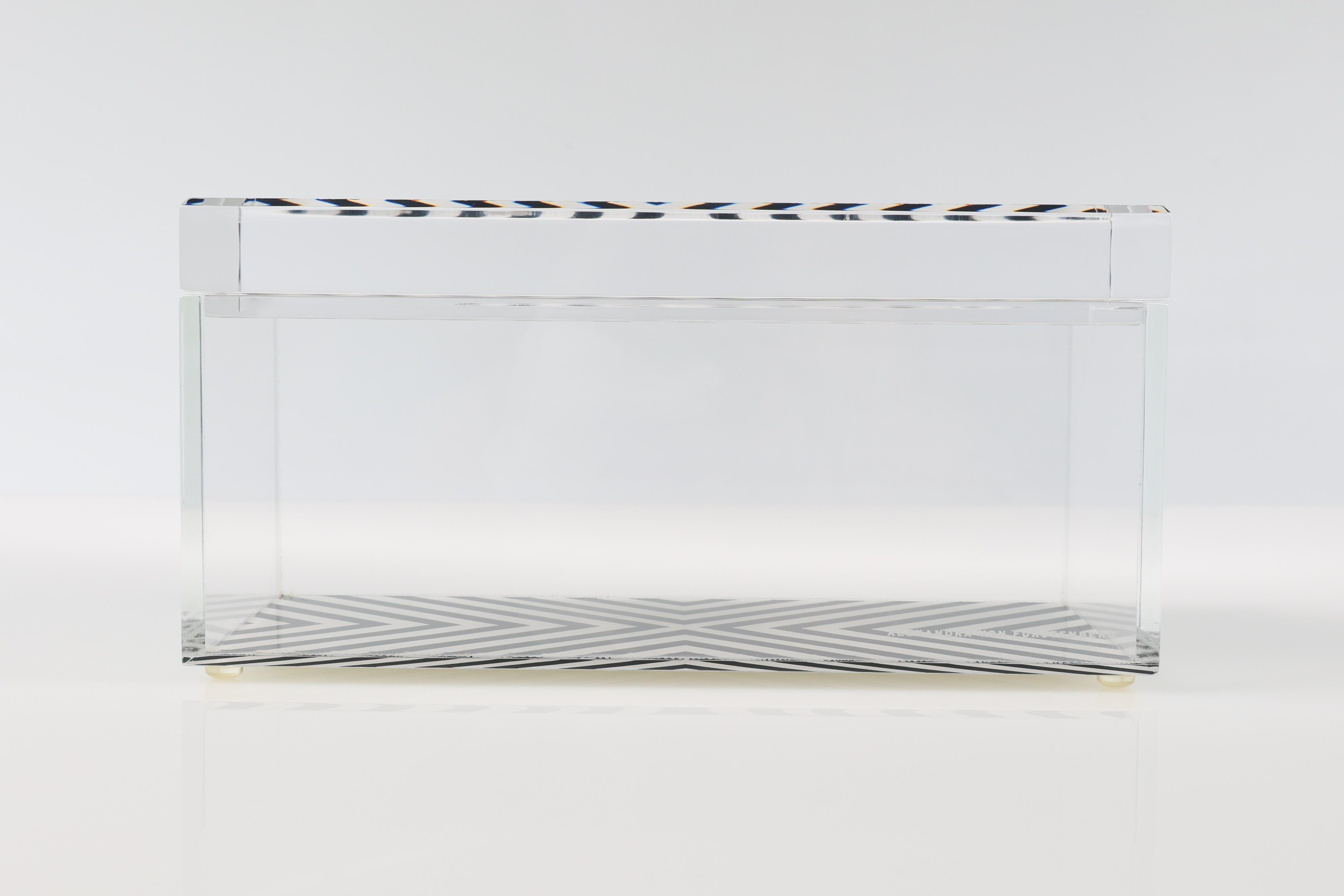 Alexandra Von Furstenberg Acrylic Treasure Box in X Print - Large Storage Box Biselado en venta