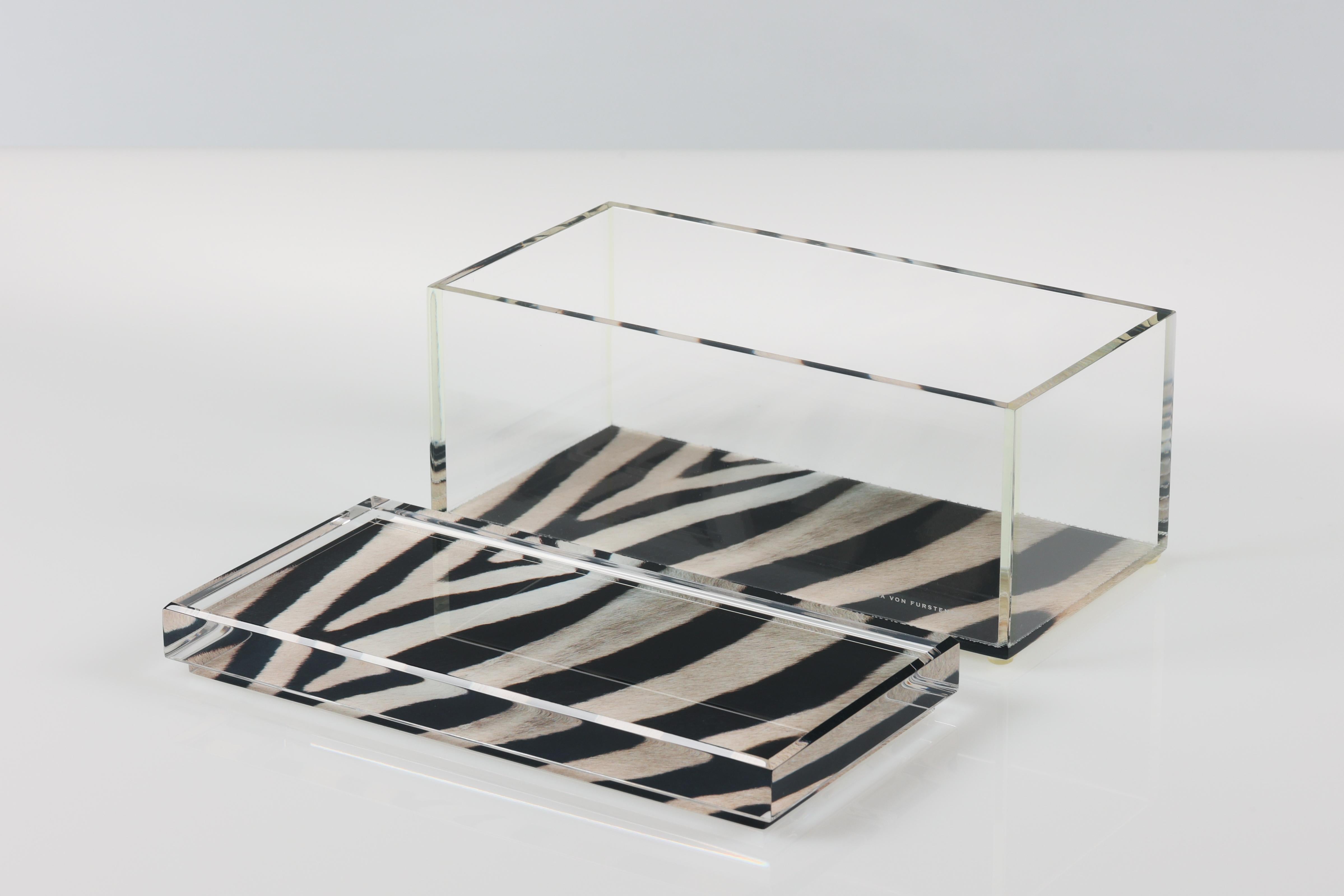 Caja acrílica del tesoro Alexandra Von Furstenberg con estampado de cebra - Caja grande Moderno en venta