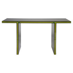 Mesa de escritorio Alexandra Von Furstenberg AVF de acrílico negro y verde