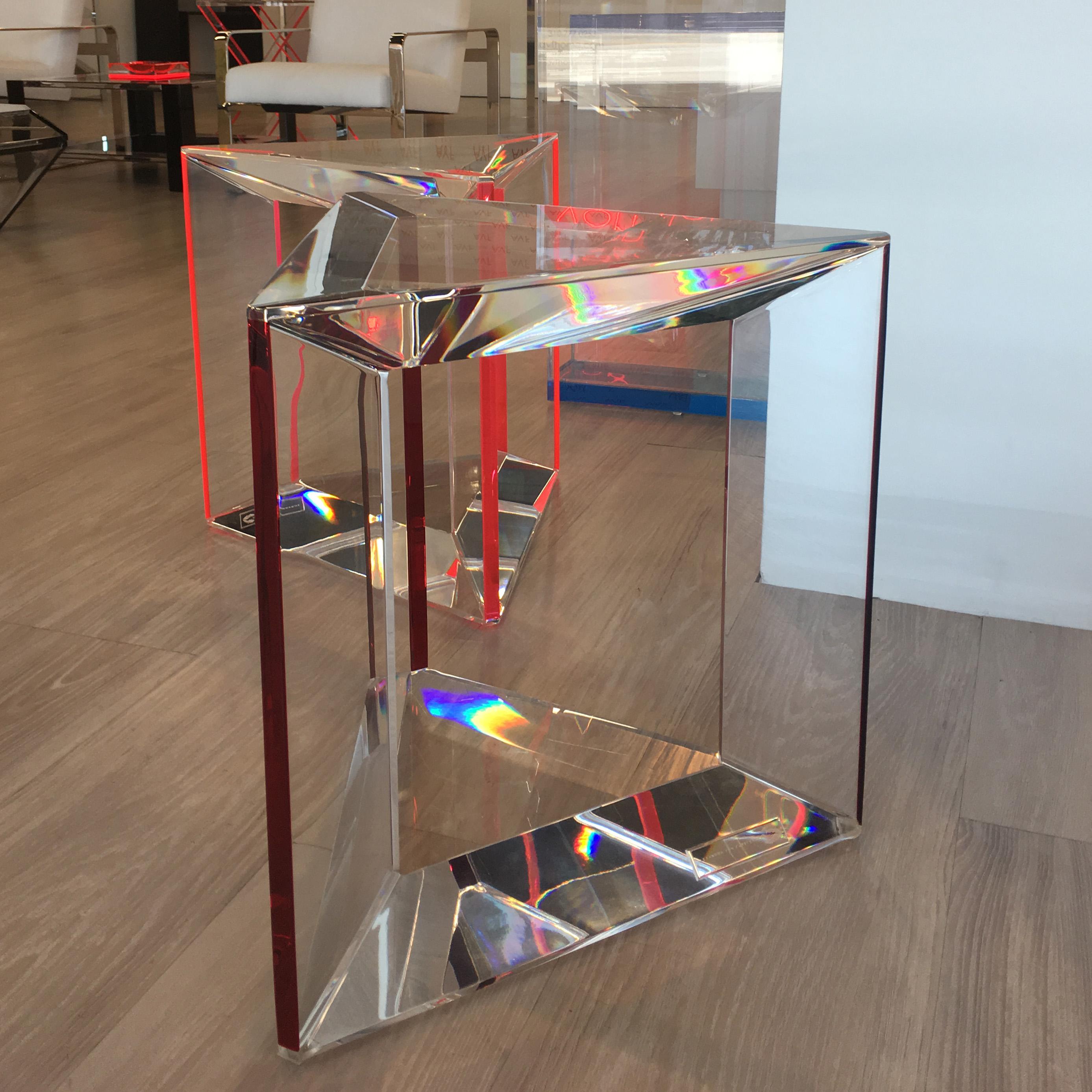 Alexandra Von Furstenberg Mesa Auxiliar Trillion en Rubí y Acrílico Transparente Moderno en venta