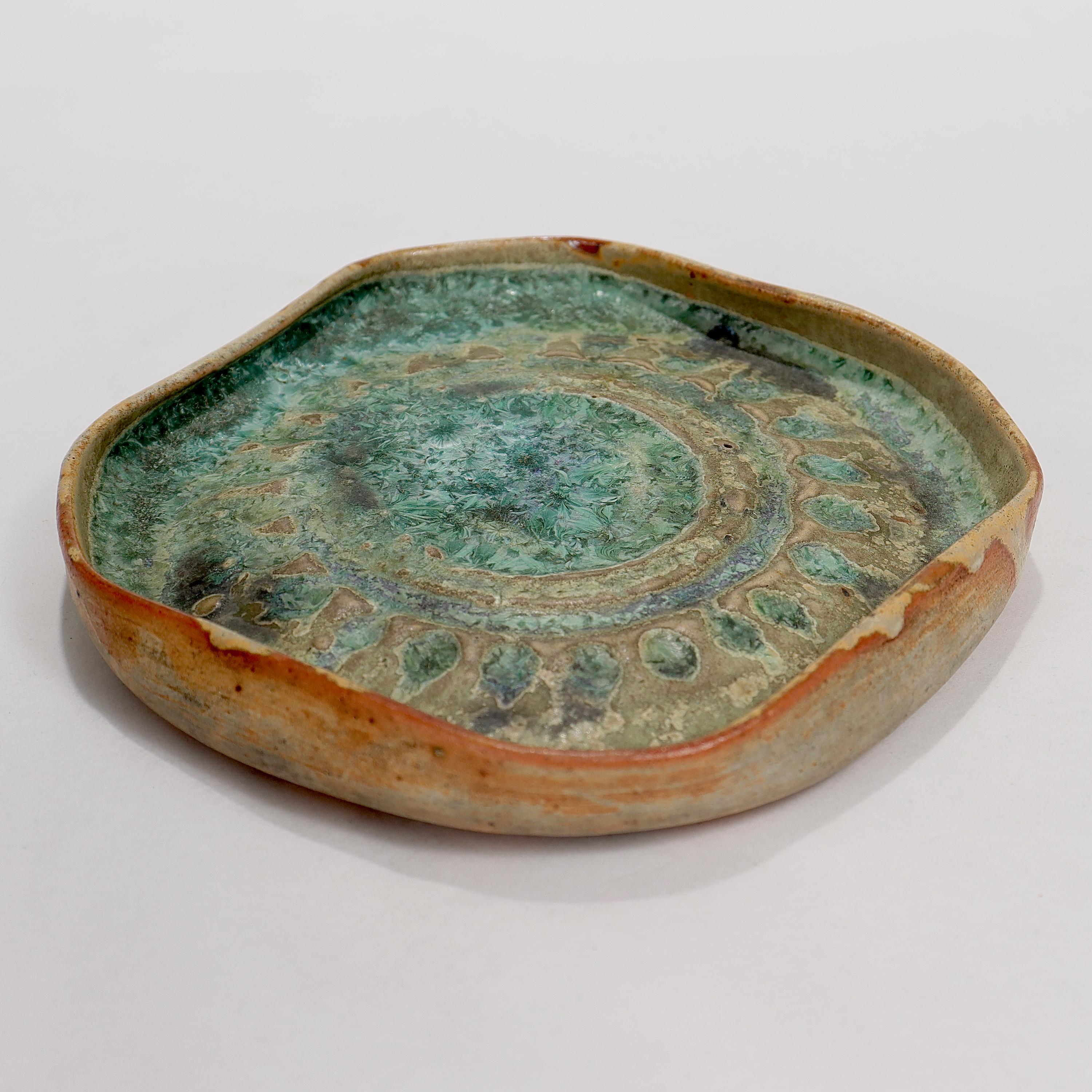 Plato pequeño o cuenco bajo de cerámica francesa Art Nouveau Alexandre Bigot Alfarería en venta
