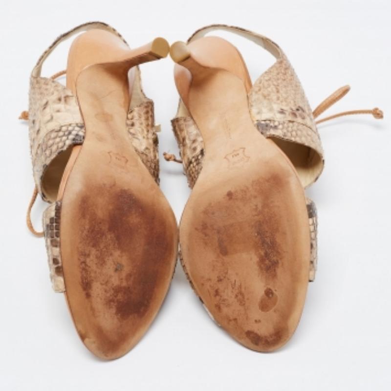 Alexandre Birman Beige/Braun Schlangenhaut Schnürsandalen Größe 39.5 im Zustand „Gut“ im Angebot in Dubai, Al Qouz 2