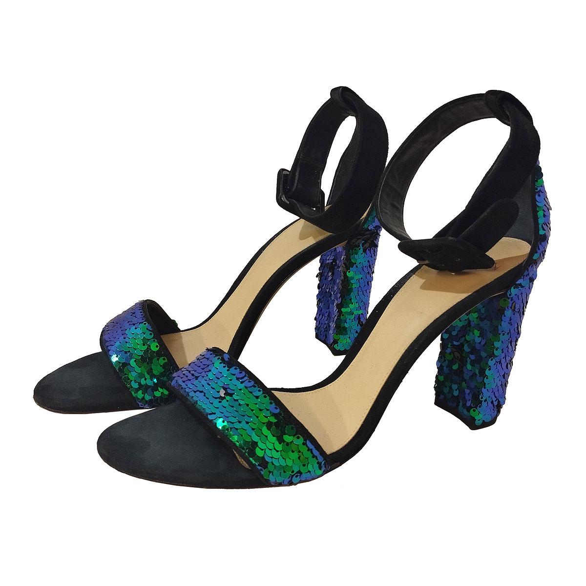 Sandales brillantes et super cool d'Alexandre Birman
Paillettes
Couleur verte et bleue
Bride à la cheville
Hauteur du talon cm 9,5 (3,74 inches)
Livraison express mondiale incluse dans le prix !