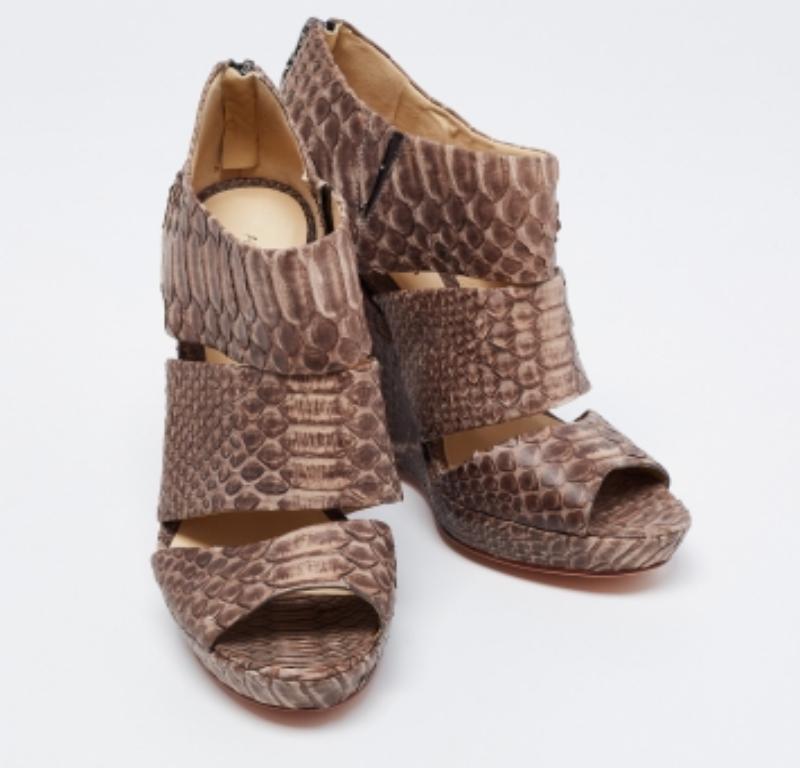 Alexandre Birman Sandali con zeppa in pelle pitonata bicolore misura 36 In condizioni ottime in vendita a Dubai, Al Qouz 2