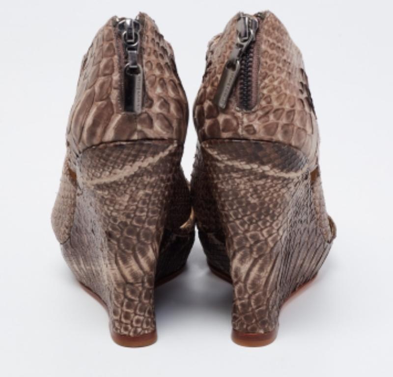Alexandre Birman Sandali con zeppa in pelle pitonata bicolore misura 36 in vendita 1