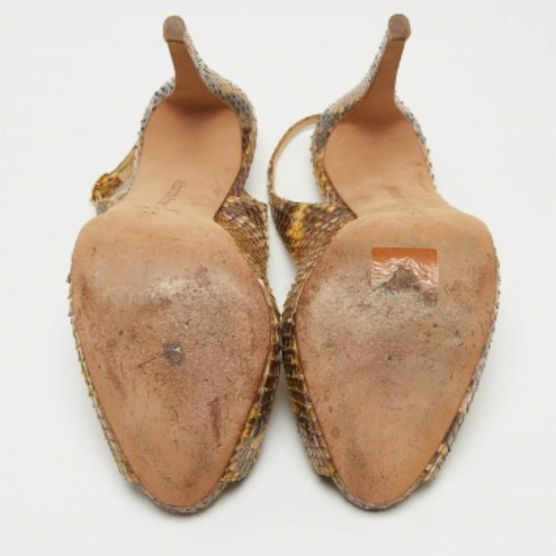 Grigio Alexandre Birman Pumps Peep Toe in pelle di serpente giallo/marrone misura 37 in vendita