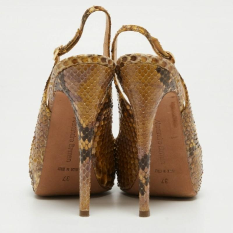 Alexandre Birman Pumps Peep Toe in pelle di serpente giallo/marrone misura 37 In condizioni buone in vendita a Dubai, Al Qouz 2