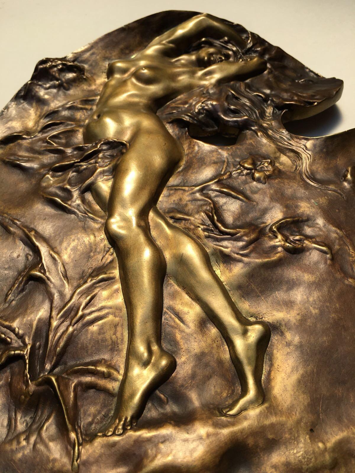 Alexandre Charpentier 1900s / Art Nouveau Painters Palette Bronze Sculpture In Good Condition For Sale In Saint-Ouen, FR