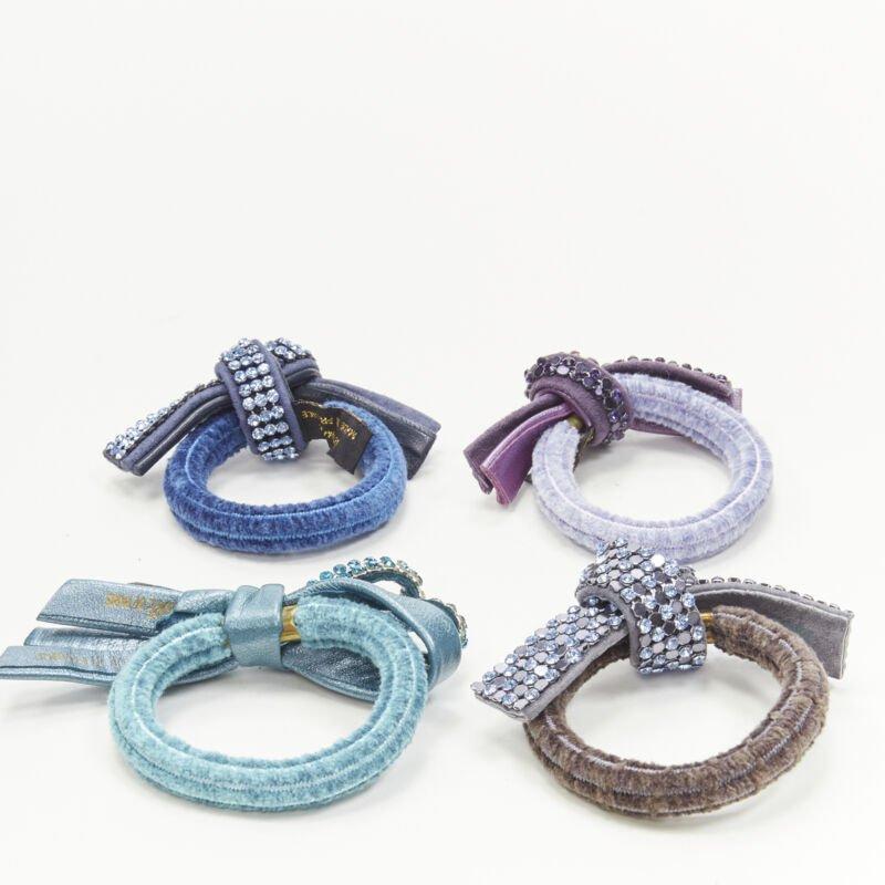 Gris ALEXANDRE DE PARIS - Lot de 4 cravates en cristaux à nœuds bleu violet Alexander Zouari en vente