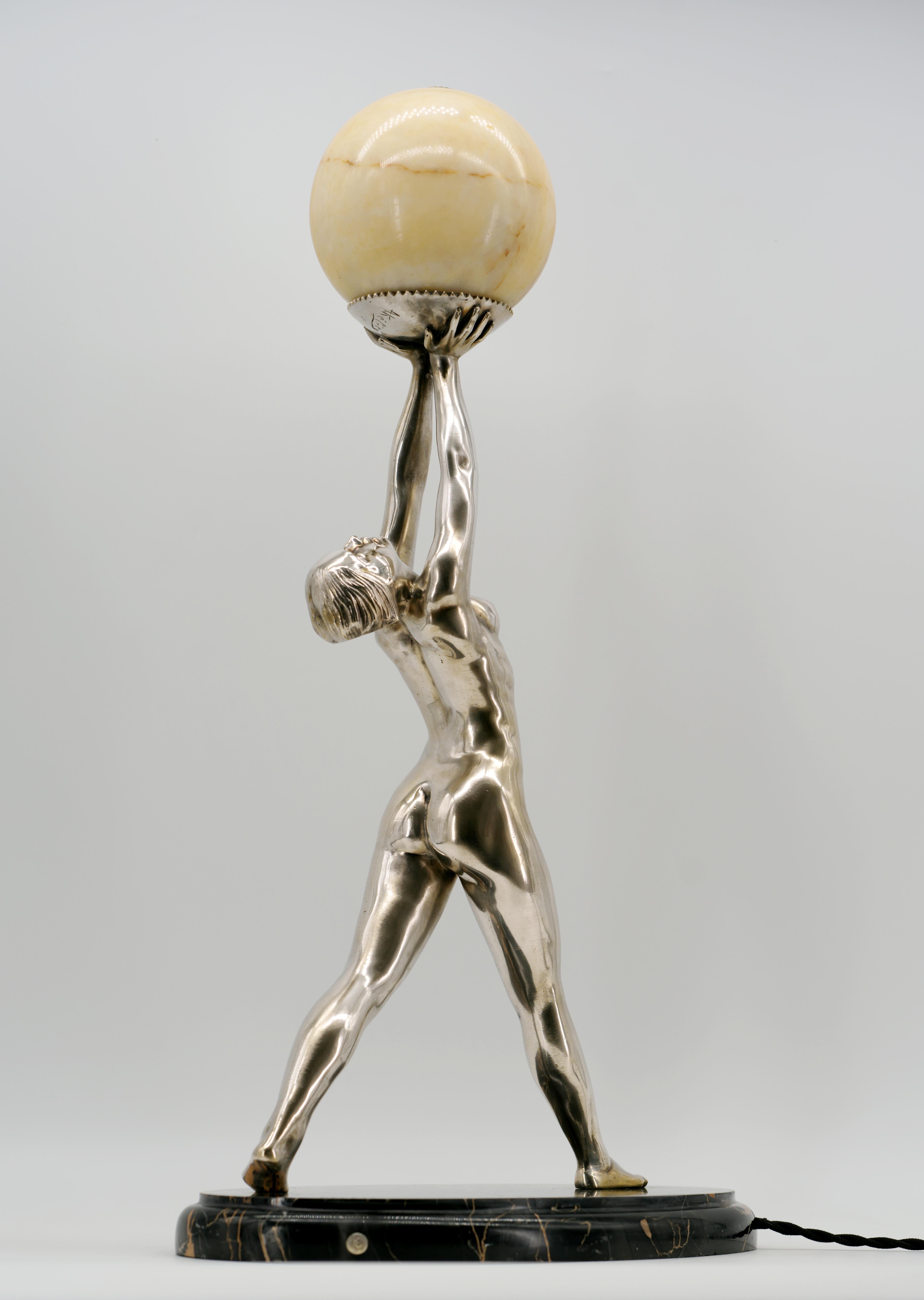 Alexandre KELETY Grande lampada francese Art Deco in bronzo argentato Scultura 1920 in vendita 5