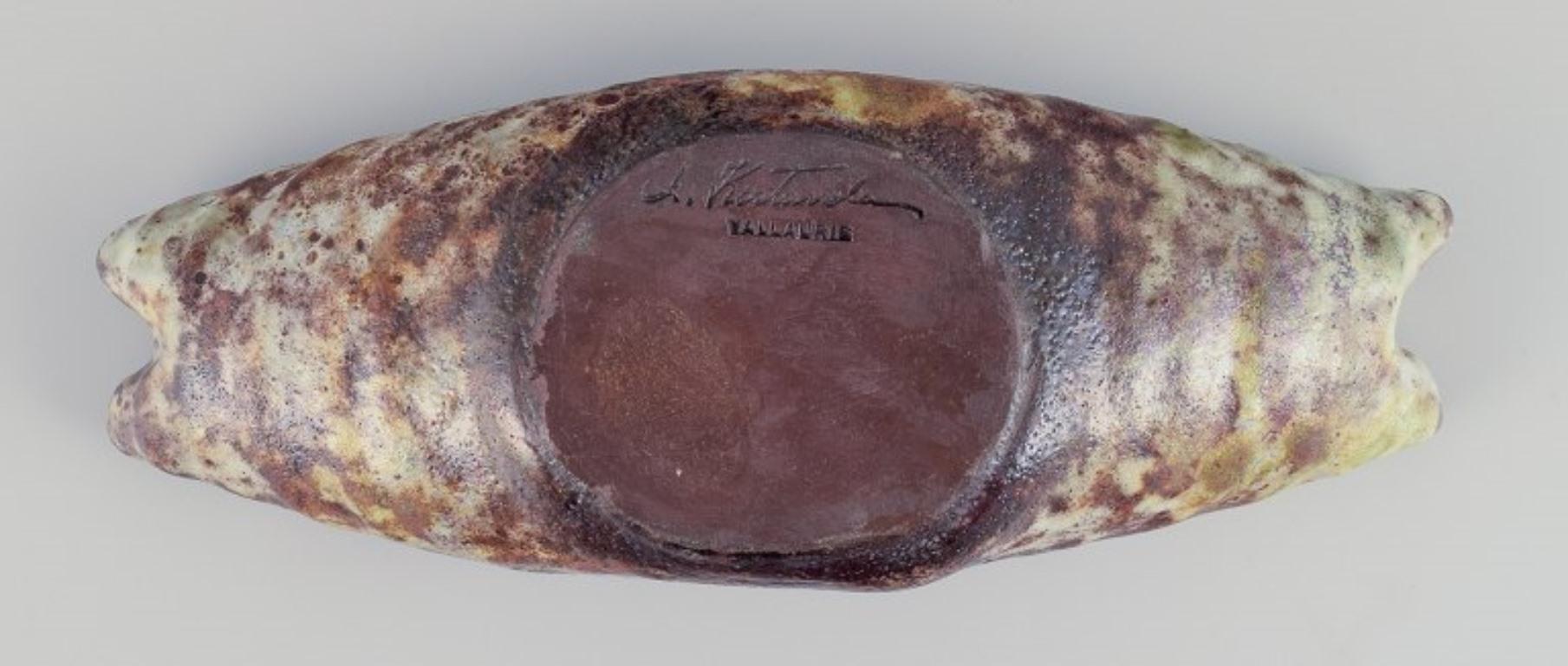 Alexandre Kostanda für Vallauris, Frankreich. Keramische Schale mit erdfarbener Glasur. (Keramik) im Angebot