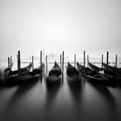 Gondole I, Venezia, Italia, stampa d'archivio, 2017 (20x20in)