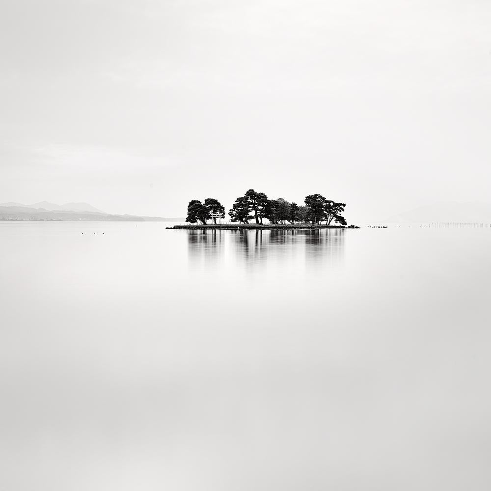 Alexandre Manuel Landscape Photograph – Japan I, Archivdruck, 2014 (20x20in)