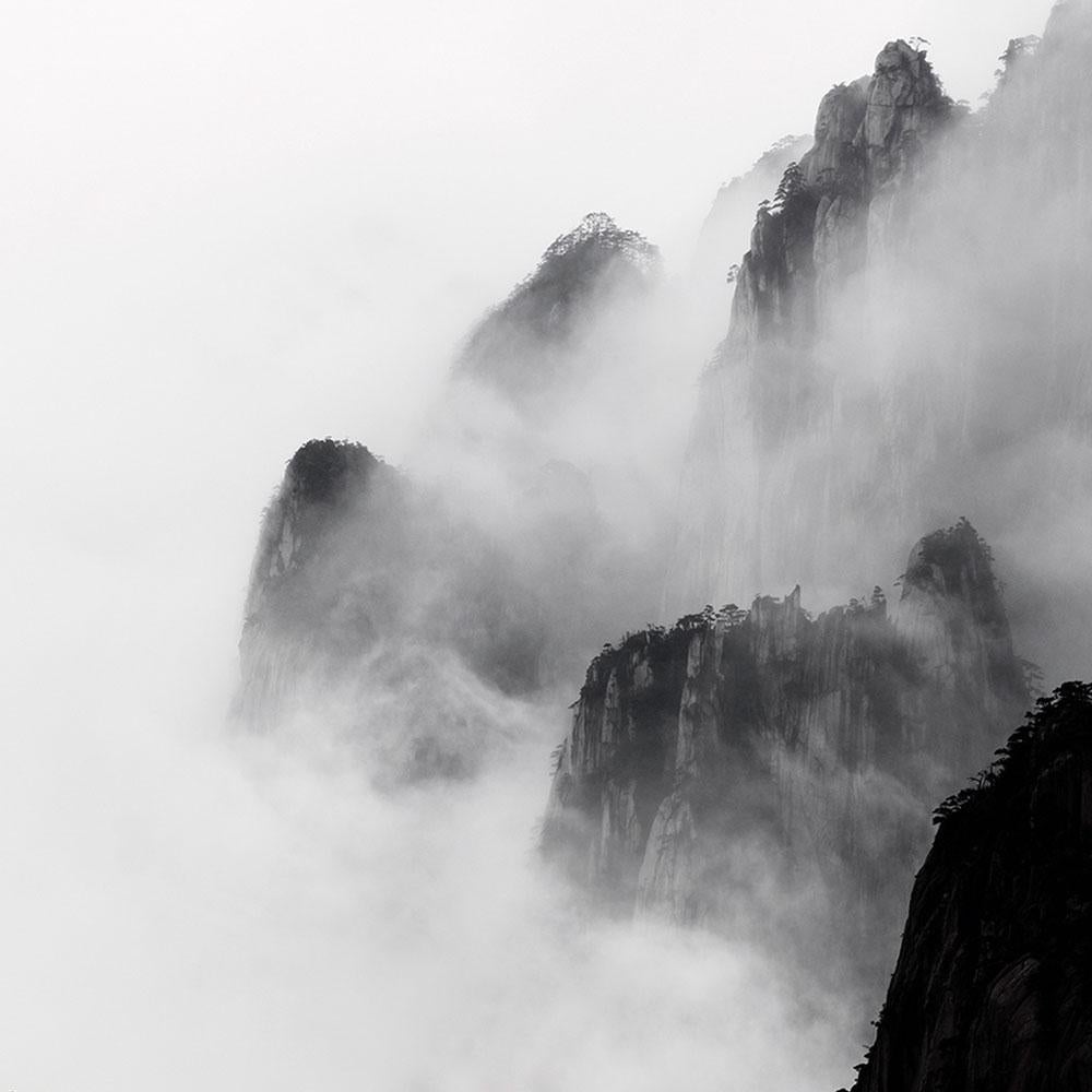 Alexandre Manuel Black and White Photograph – Zhangjiajie 6, China, Archivdruck, 2019 (20x20in)