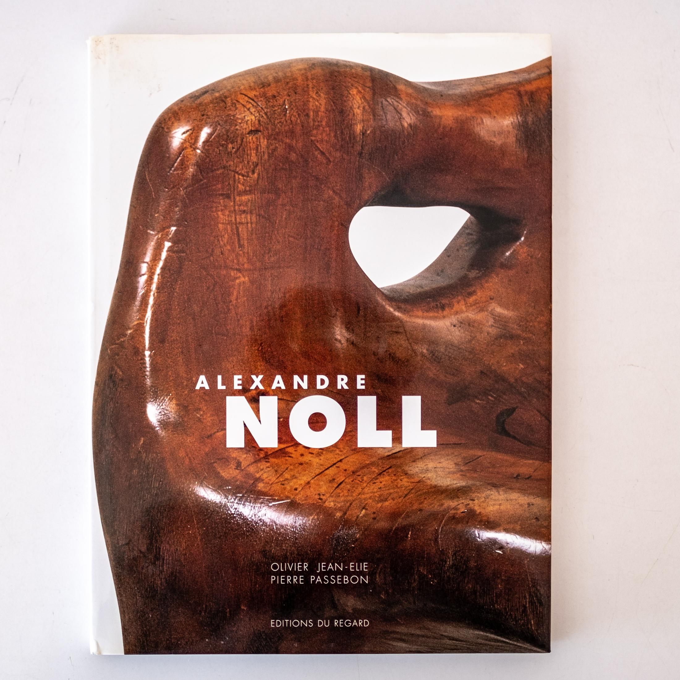 Livre relié d'Alexandre Noll par Pierre Passebon et Olivier Jean-Elie. La monographie définitive de l'artiste français. 
Éditeur ? ? Editions du Regard ; 1ère édition (17 mai 1999).
 