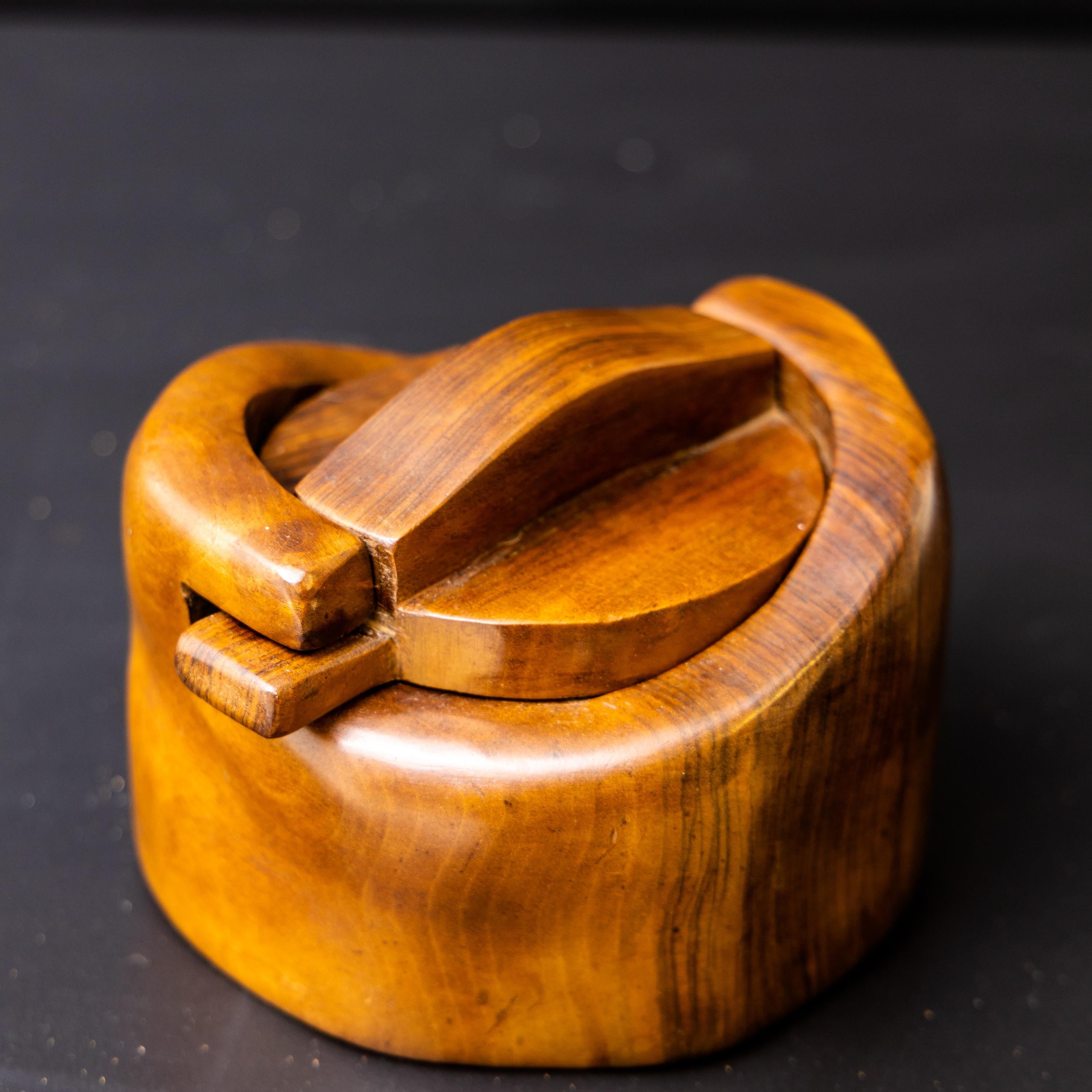 Mid-20th Century Lidded Box in Walnut by Alexandre Noll (1890-1970), France circa 1950 For Sale
