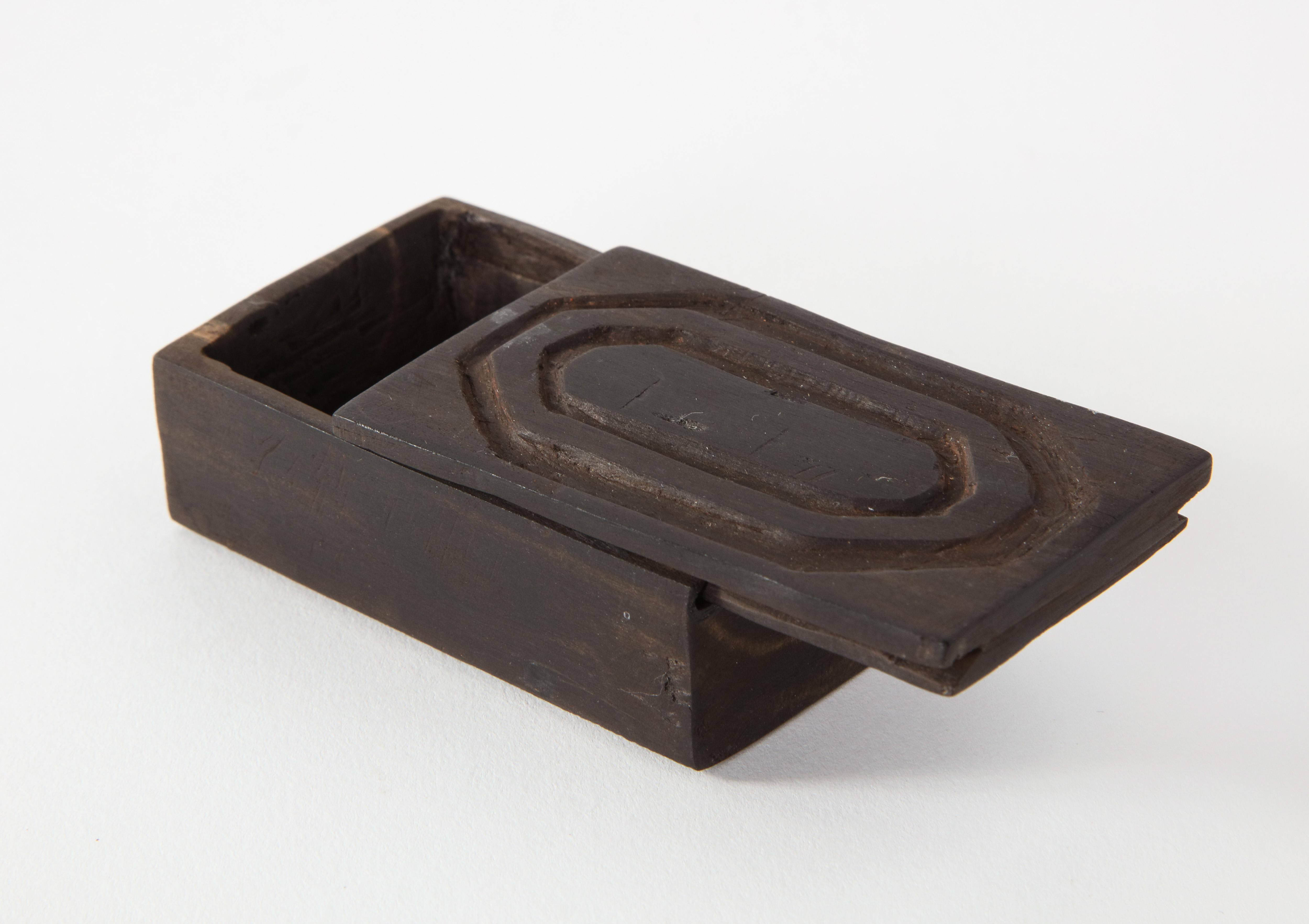 Alexandre Noll Style Carved Wood Box (20. Jahrhundert)