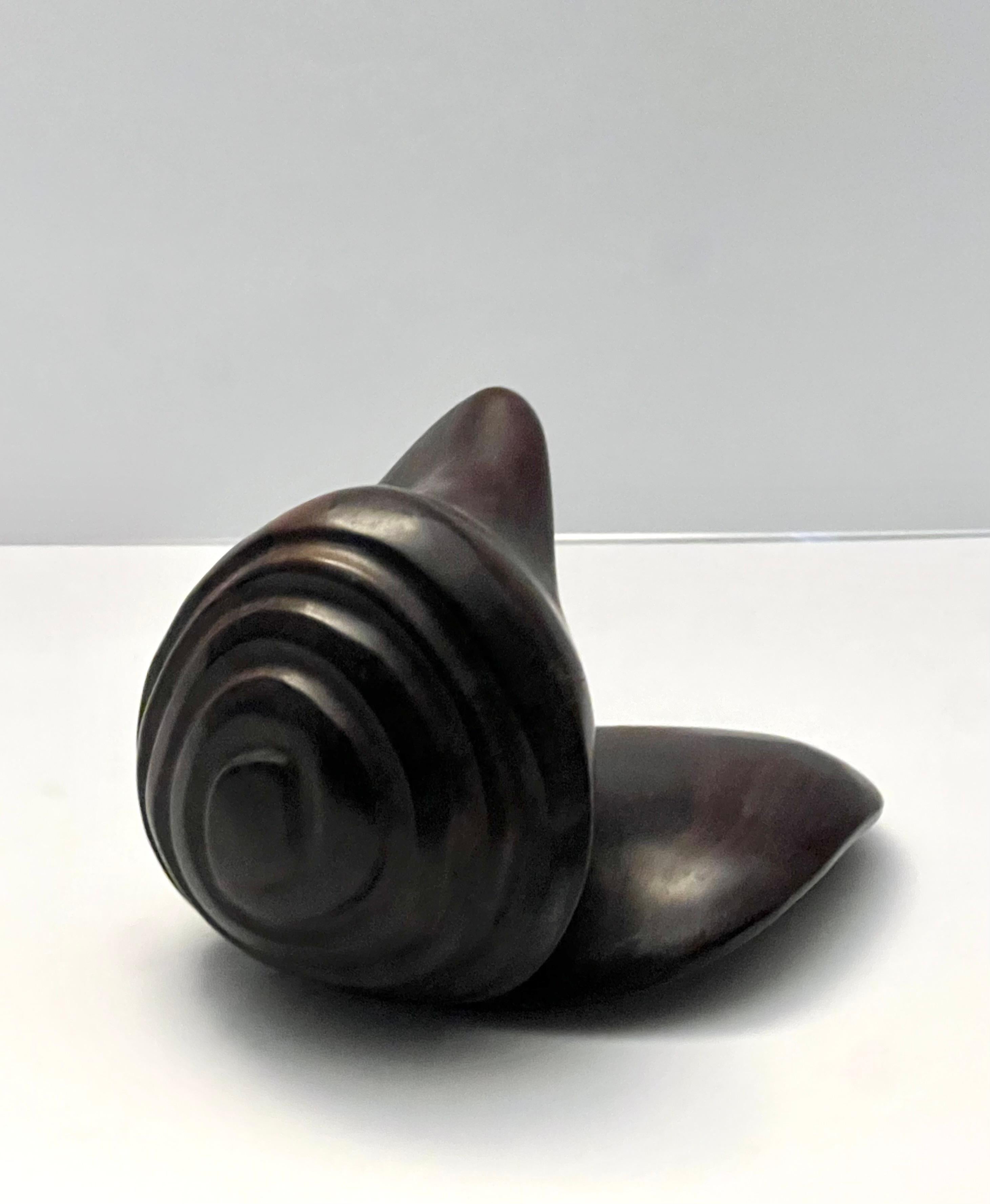 Scultura di conchiglie intagliate in stile Alexandre Noll  Legno In condizioni buone in vendita a Miami, FL