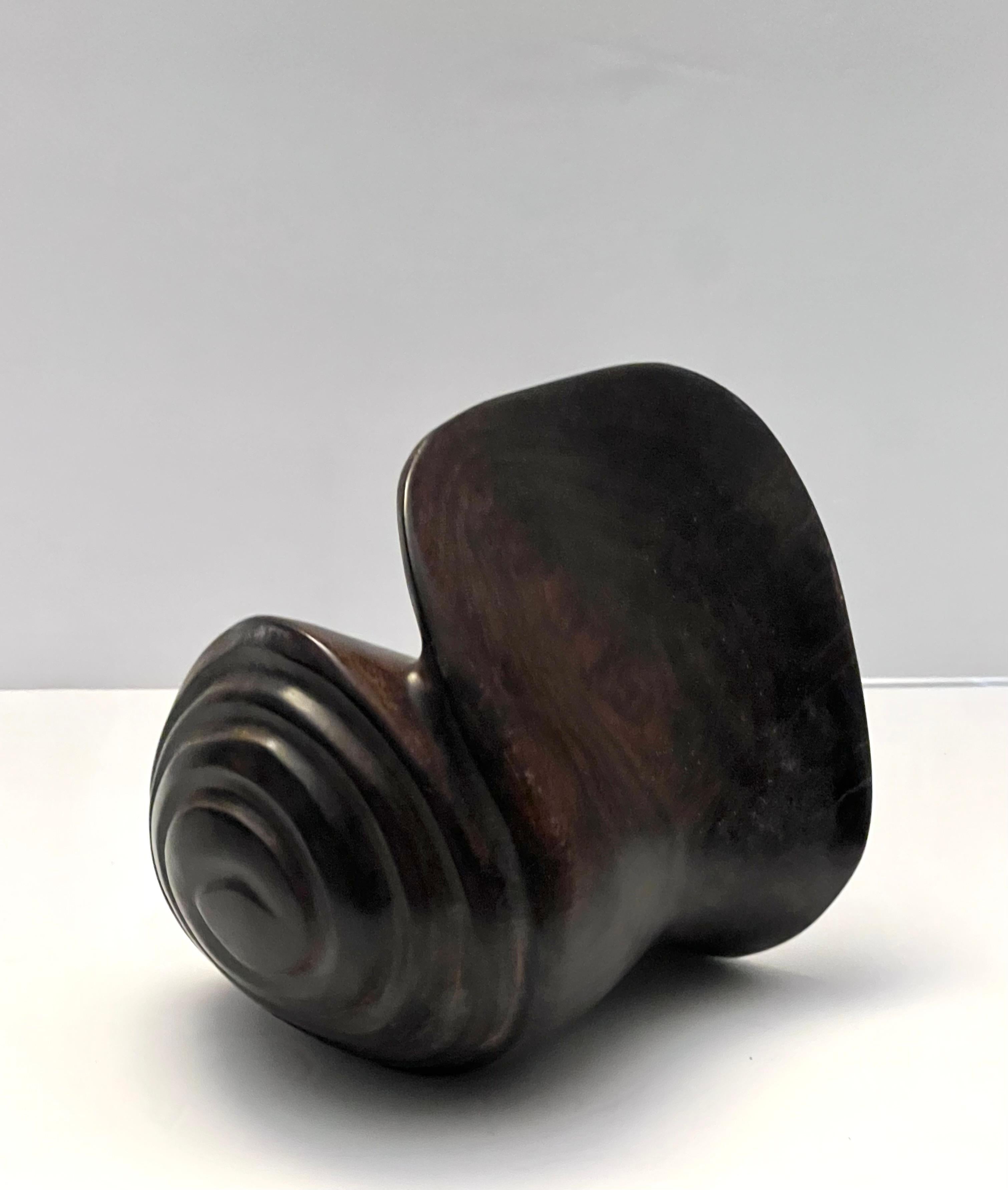 Metà XX secolo Scultura di conchiglie intagliate in stile Alexandre Noll  Legno in vendita