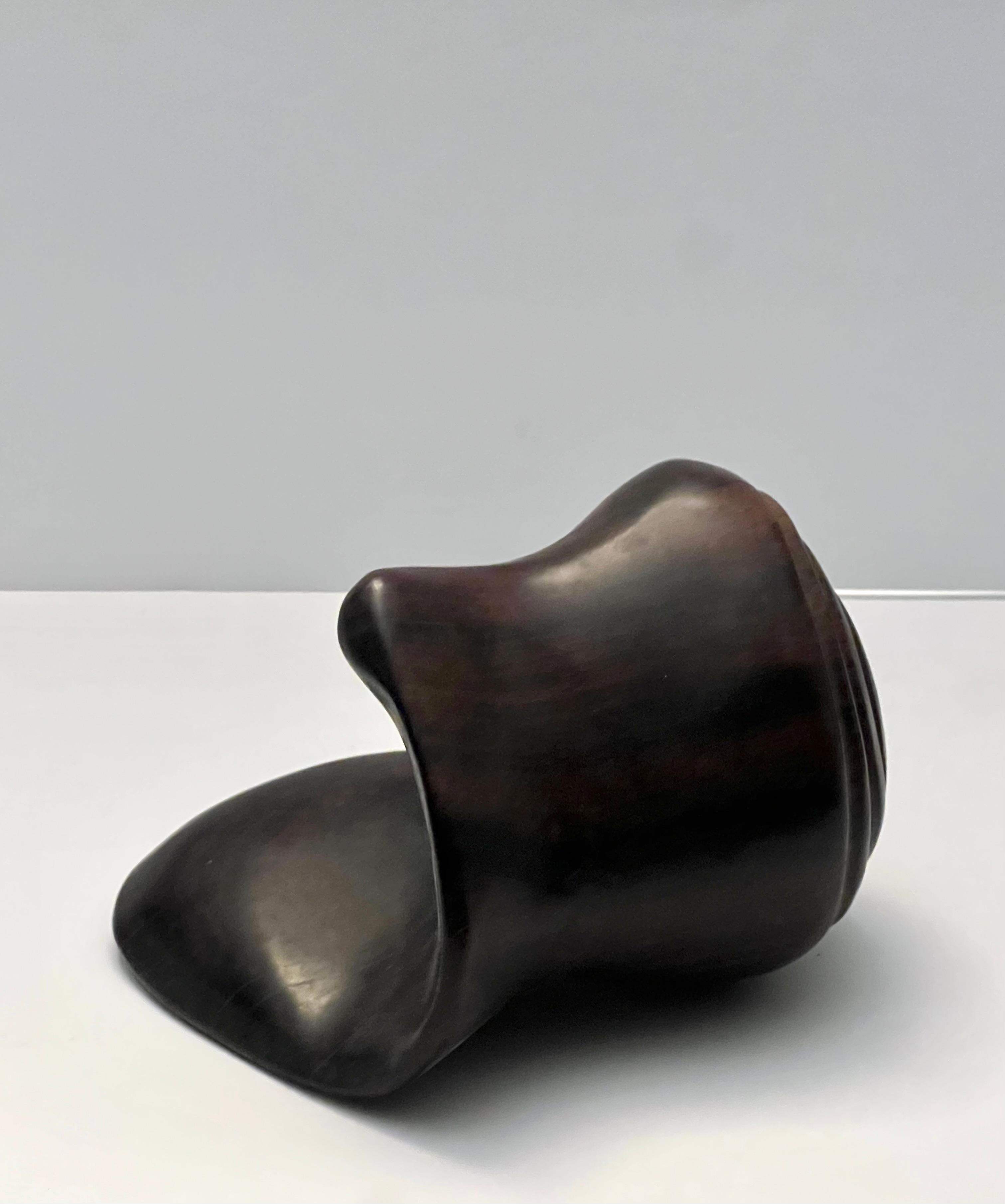 Scultura di conchiglie intagliate in stile Alexandre Noll  Legno in vendita 1