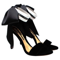 Alexandre Vauthier Schwarze hochhackige Sandalen aus Samt mit Schleife