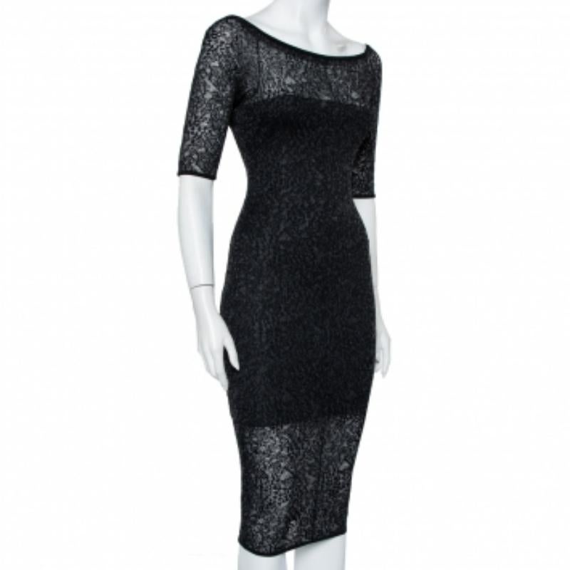 Opt for this Alexandre Vauthier dress if you are looking for something feminine and classy. This black dress has everything that makes it an elegant and voguish piece. Styled in a stretchable lace body, the bodycon dress is complete with short