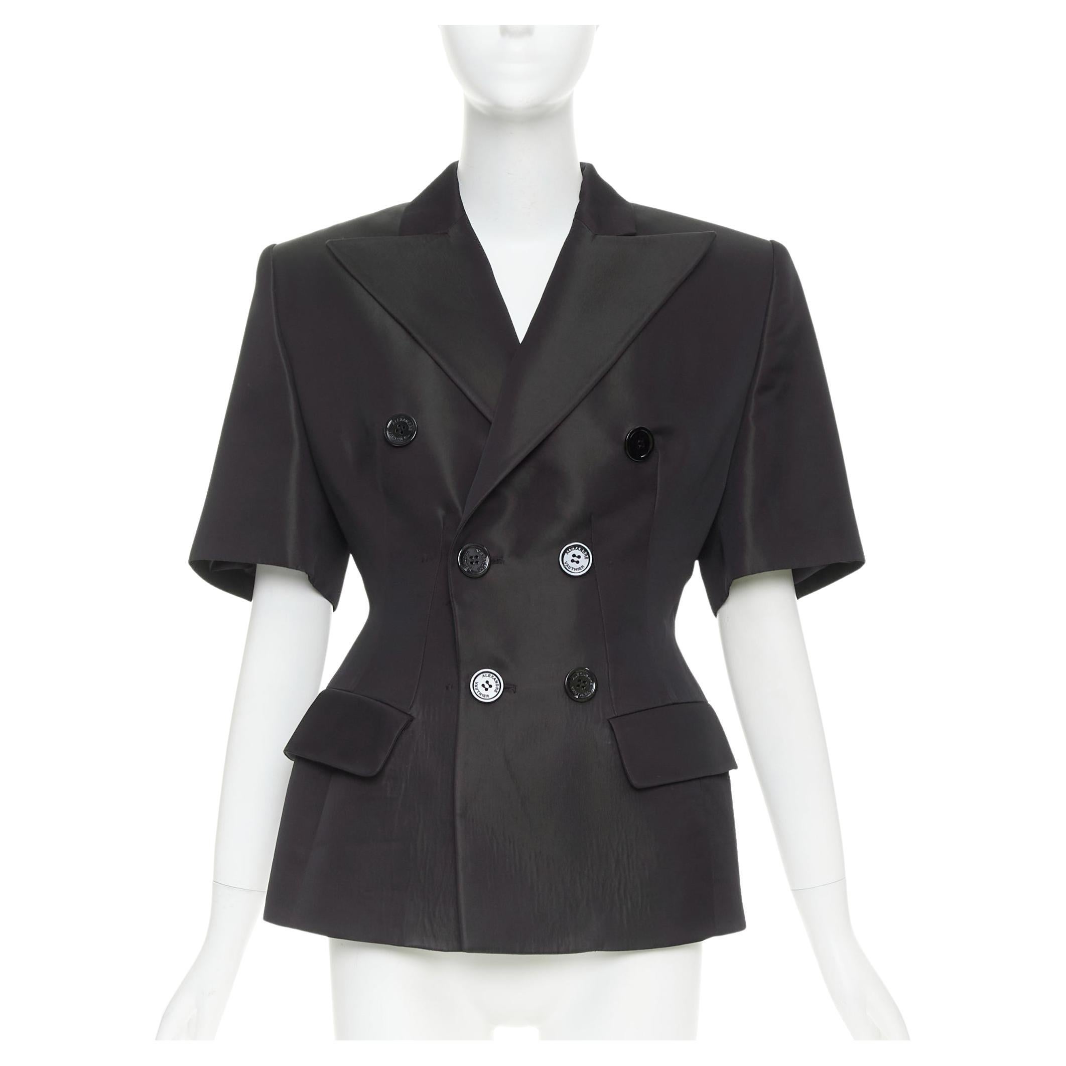 ALEXANDRE VAUTHIER COUTURE AW2022 Laufsteg bordeauxrote Kurzarm-Smokingjacke im Angebot