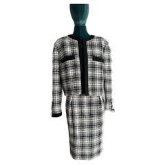 Alexandre Vauthier  Herbst 2019 Haute Couture Tweed-Jacke mit Kristallknöpfen