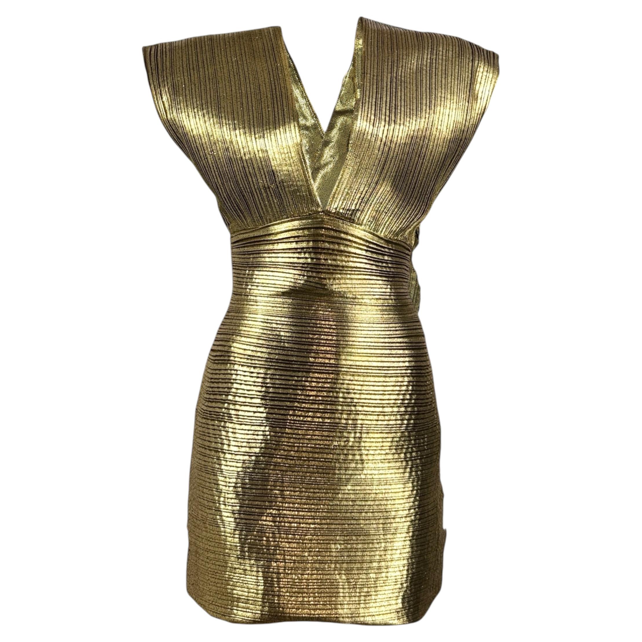 Alexandre Vauthier Primavera 2024 Look 4 abito in lame plissettate color oro