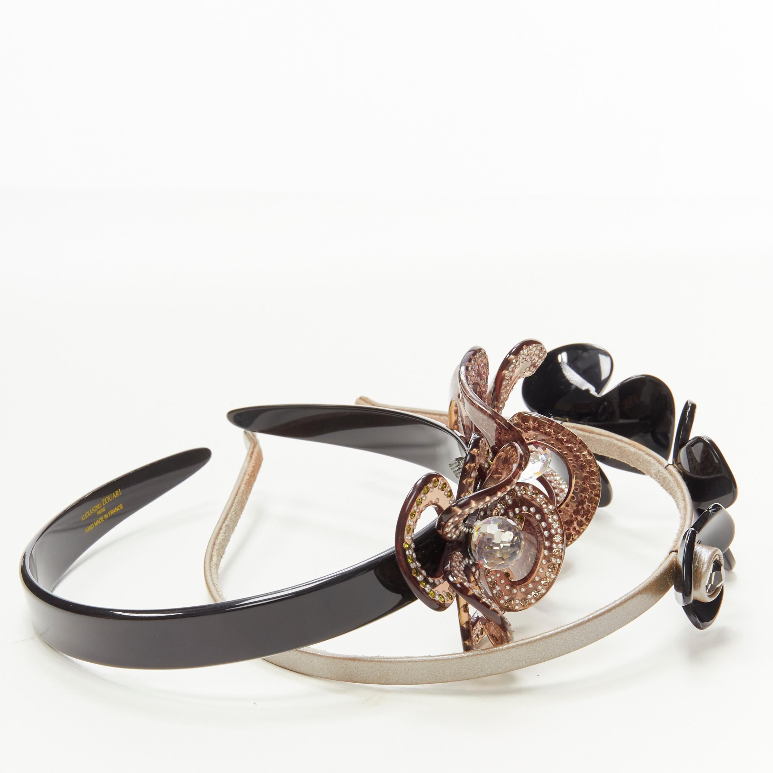 ALEXANDRE ZOUARI black grey crystal 3D layered flower acrylic headband X2
Reference: ANWU/A00213
Brand: Alexandre Zouari
Designer: Alexandre Zouari
Material: Acrylic, Leather
Color: Black, Grey
Closure: Pull On
Made in: France

CONDITION:
Condition: