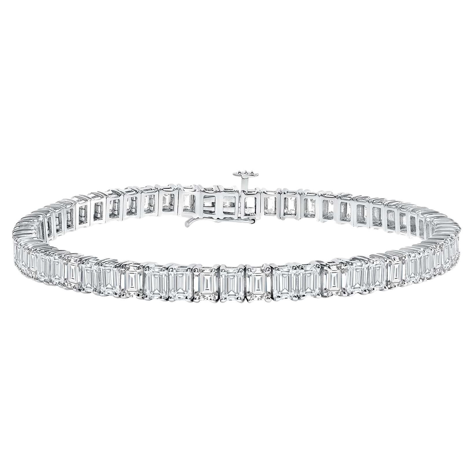 Bracelet tennis en or 18 carats avec diamants taille émeraude