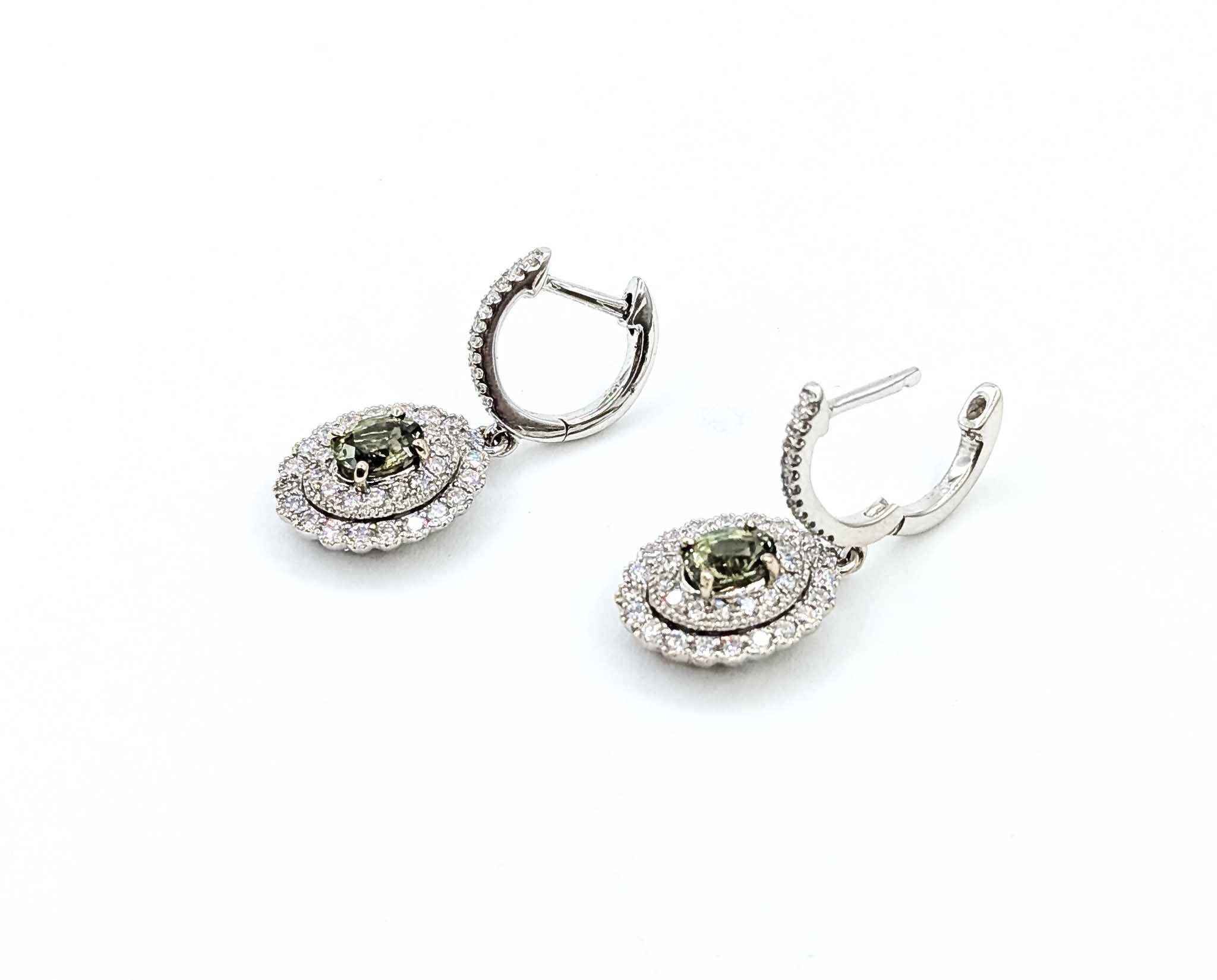 Boucles d'oreilles en or blanc 14k Alexandrite et diamant Pour femmes en vente