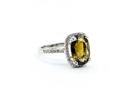 Anillo con alejandrita y halo de diamantes en oro blanco de 14k – GIA 5231521444