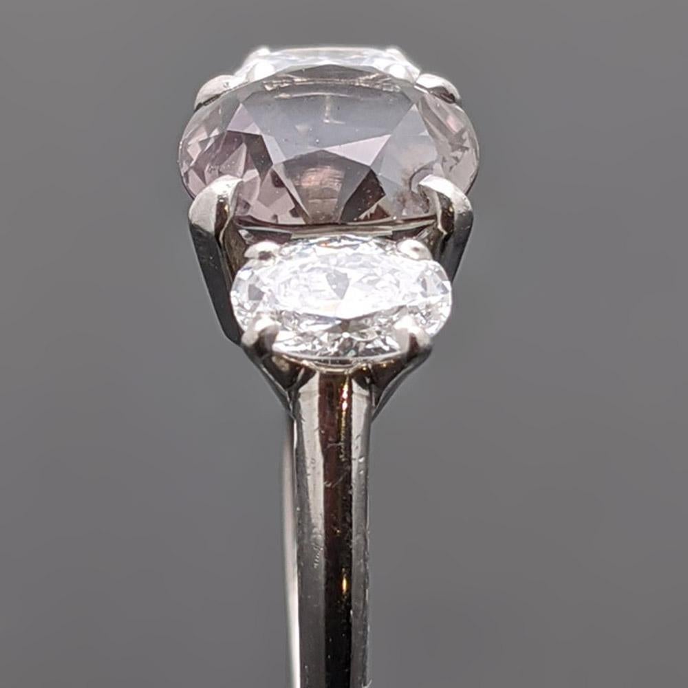 Alexandrit und Diamanten Ring in Platin im Zustand „Hervorragend“ in Los Angeles, CA
