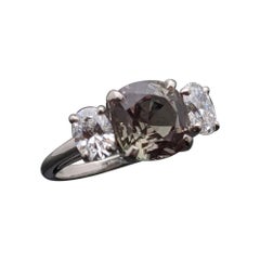 Alexandrit und Diamanten Ring in Platin