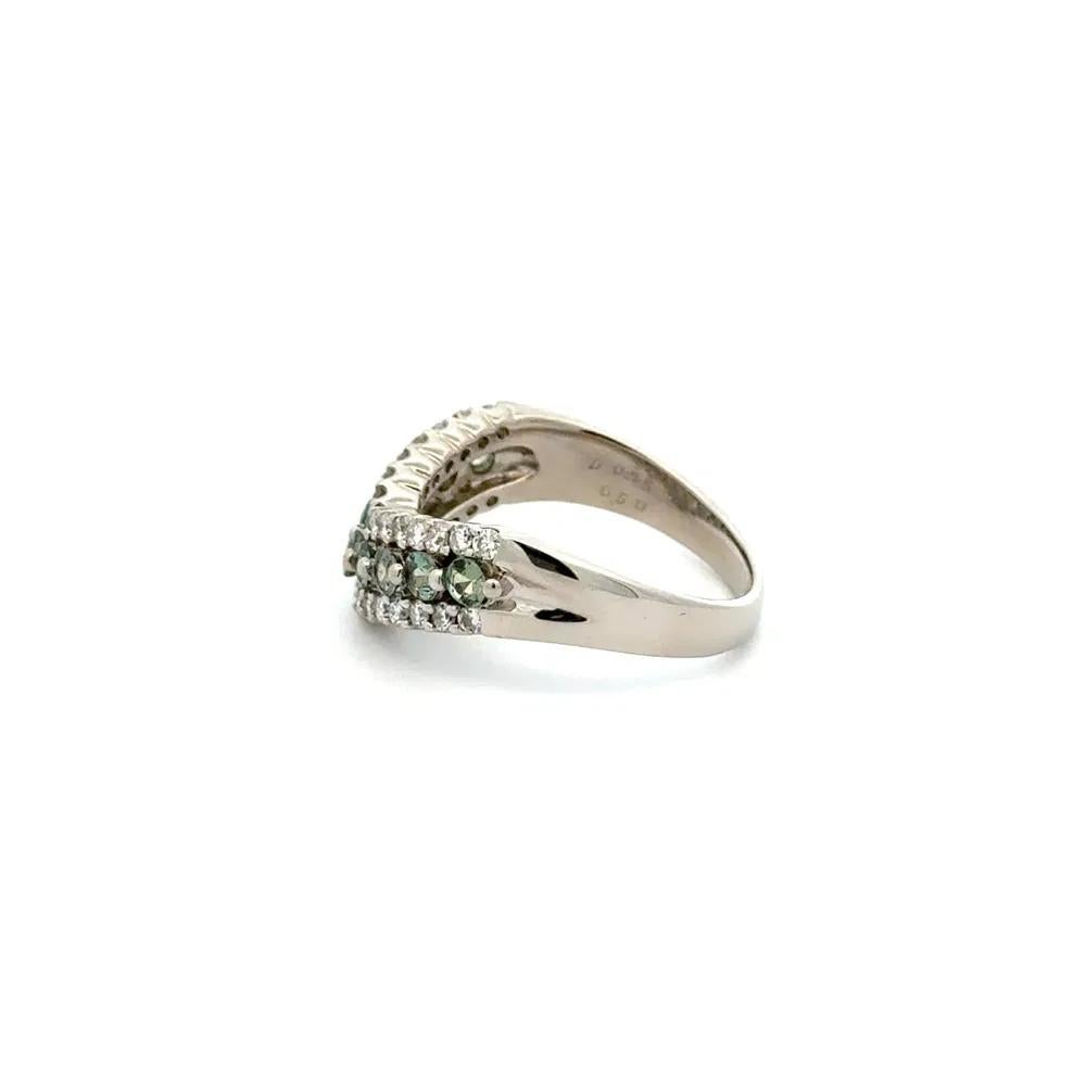 Alexandrite and RBC Diamond V Design Band Ring In Excellent Condition For Sale In Montreal, QC