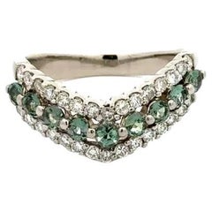 Anello a fascia con alessandrite e diamante RBC con design a V
